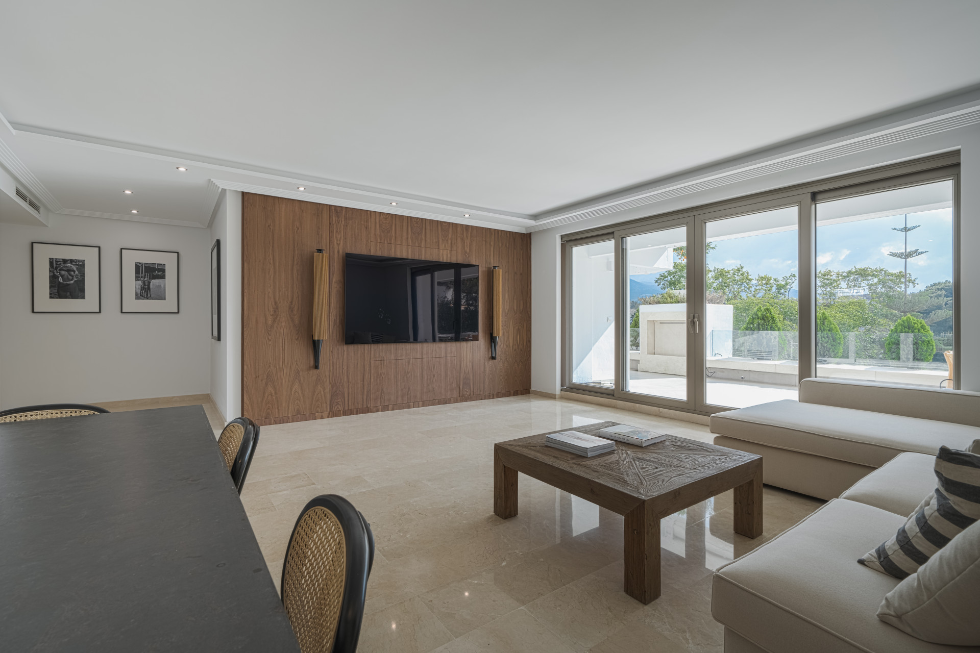 Apartment for sale in <i>Las Lomas de Marbella, </i>Marbella Golden Mile
