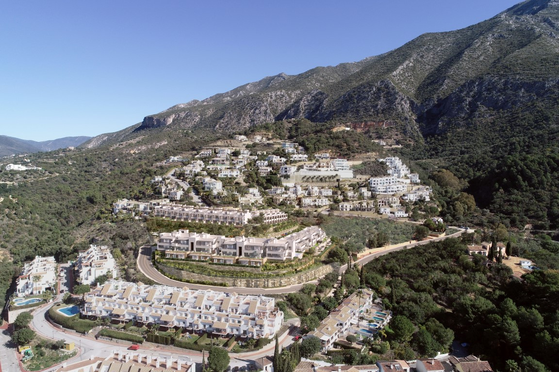 Almazara Hills apartments  with panoramic views in Istan