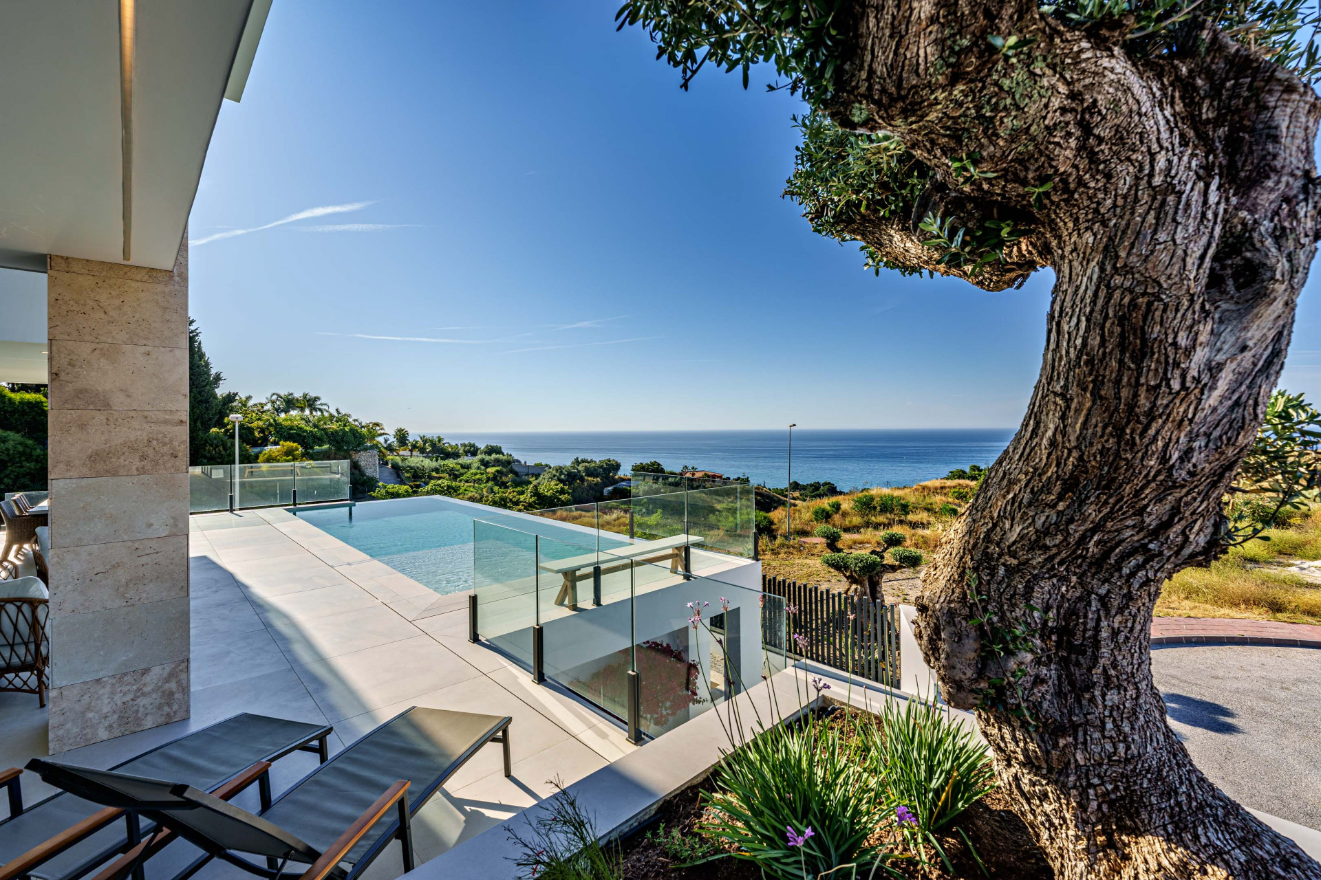 Contemporary villa with sea and mountain views in Benalmadena