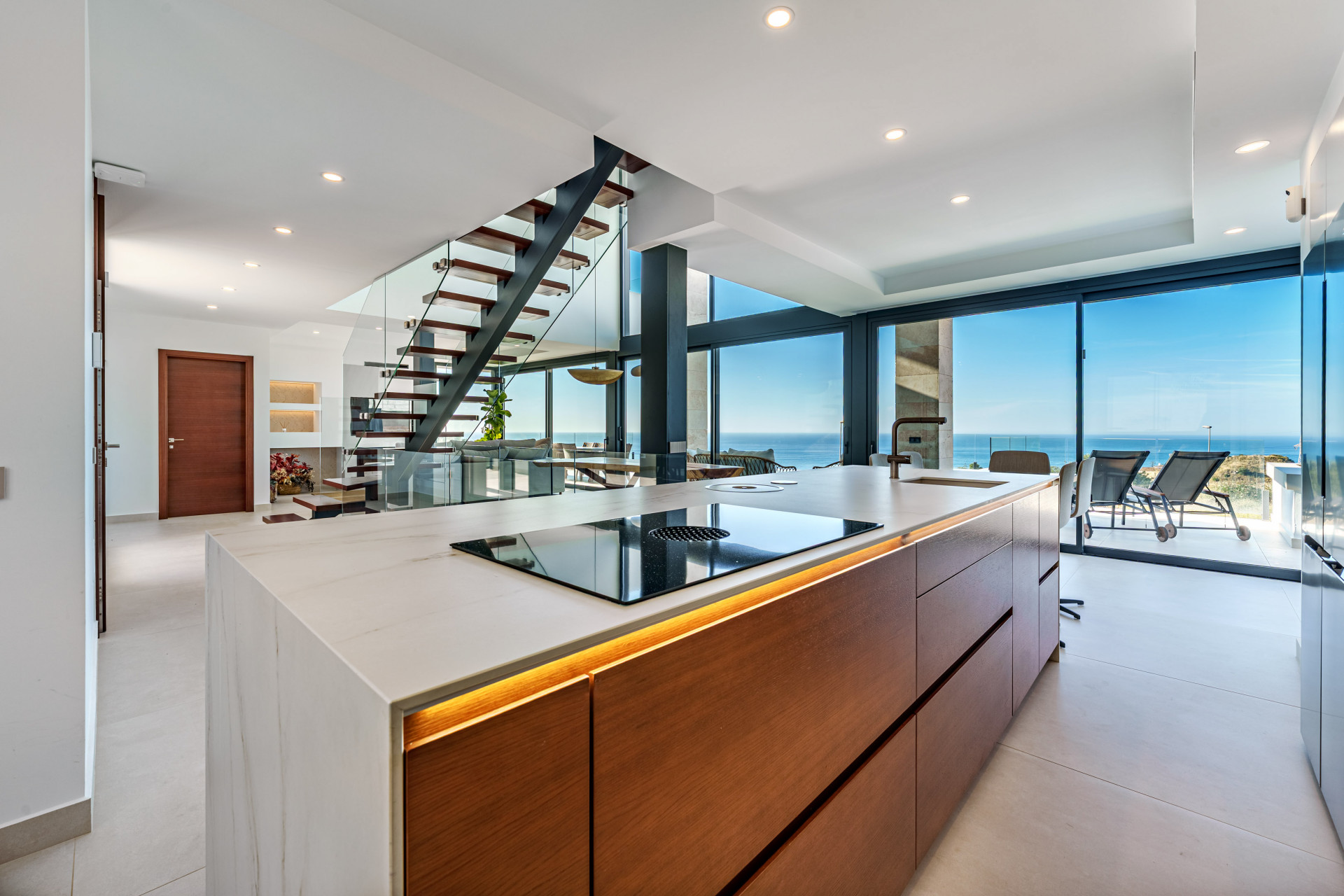 Contemporary villa with sea and mountain views in Benalmadena