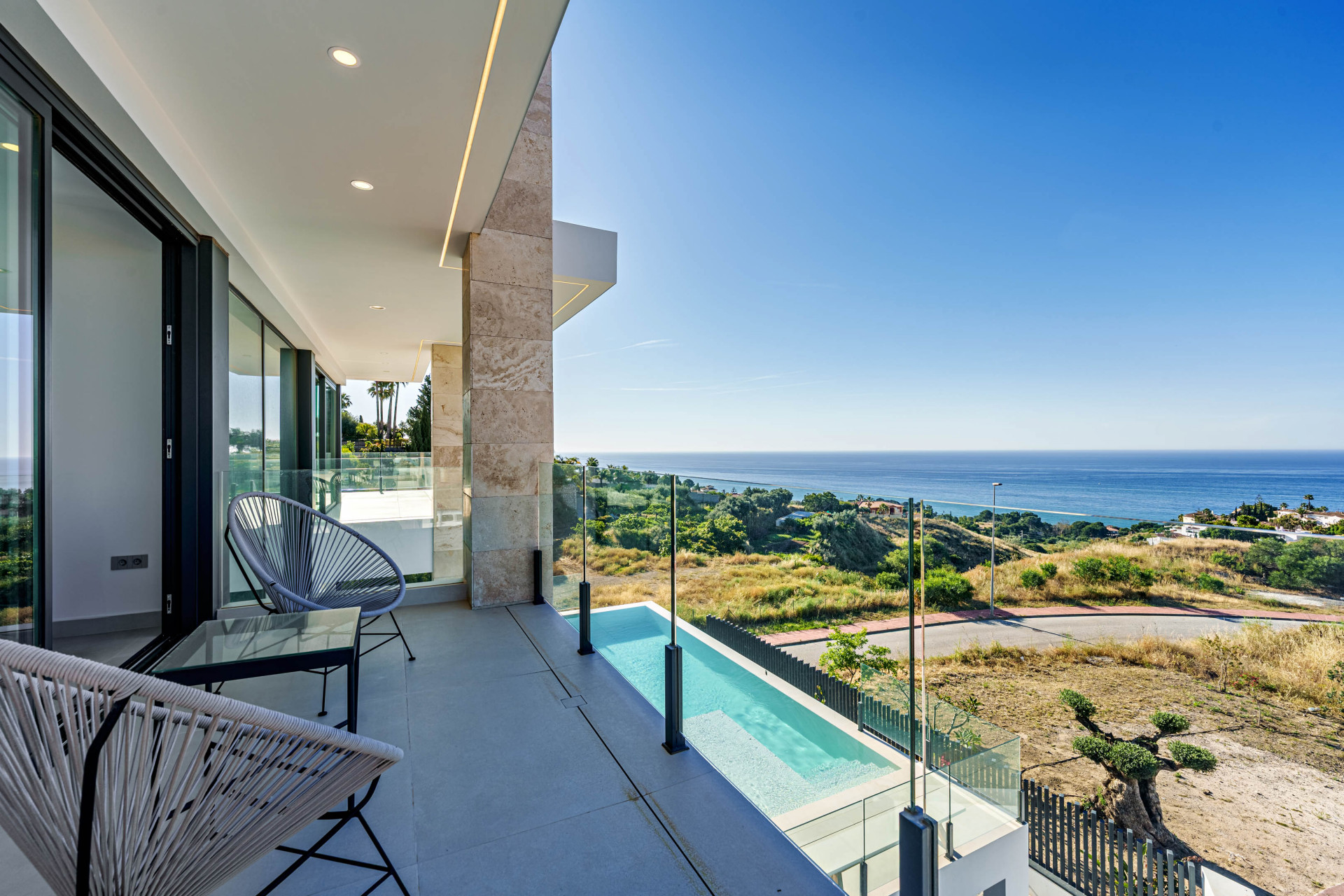 Contemporary villa with sea and mountain views in Benalmadena
