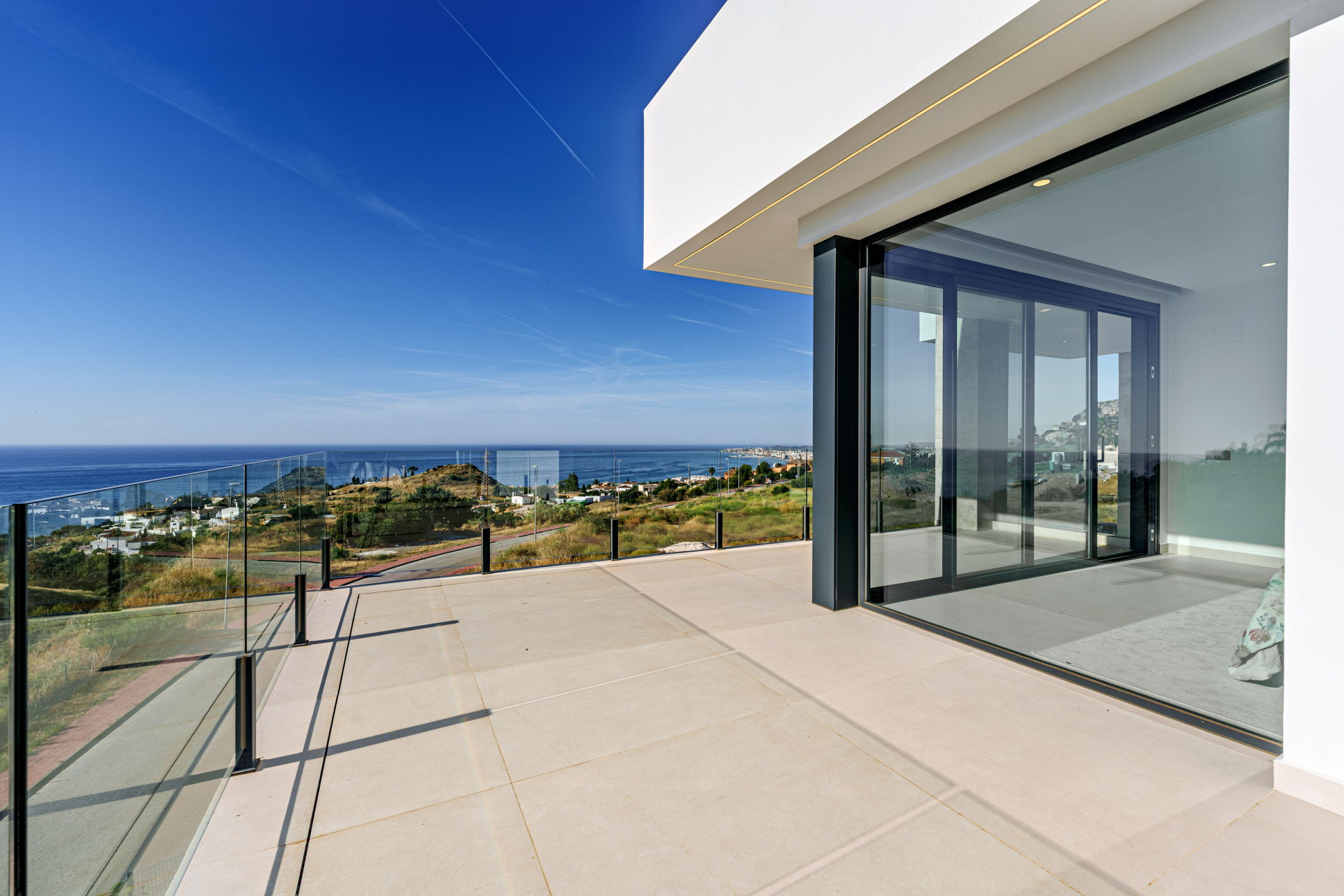 Contemporary villa with sea and mountain views in Benalmadena