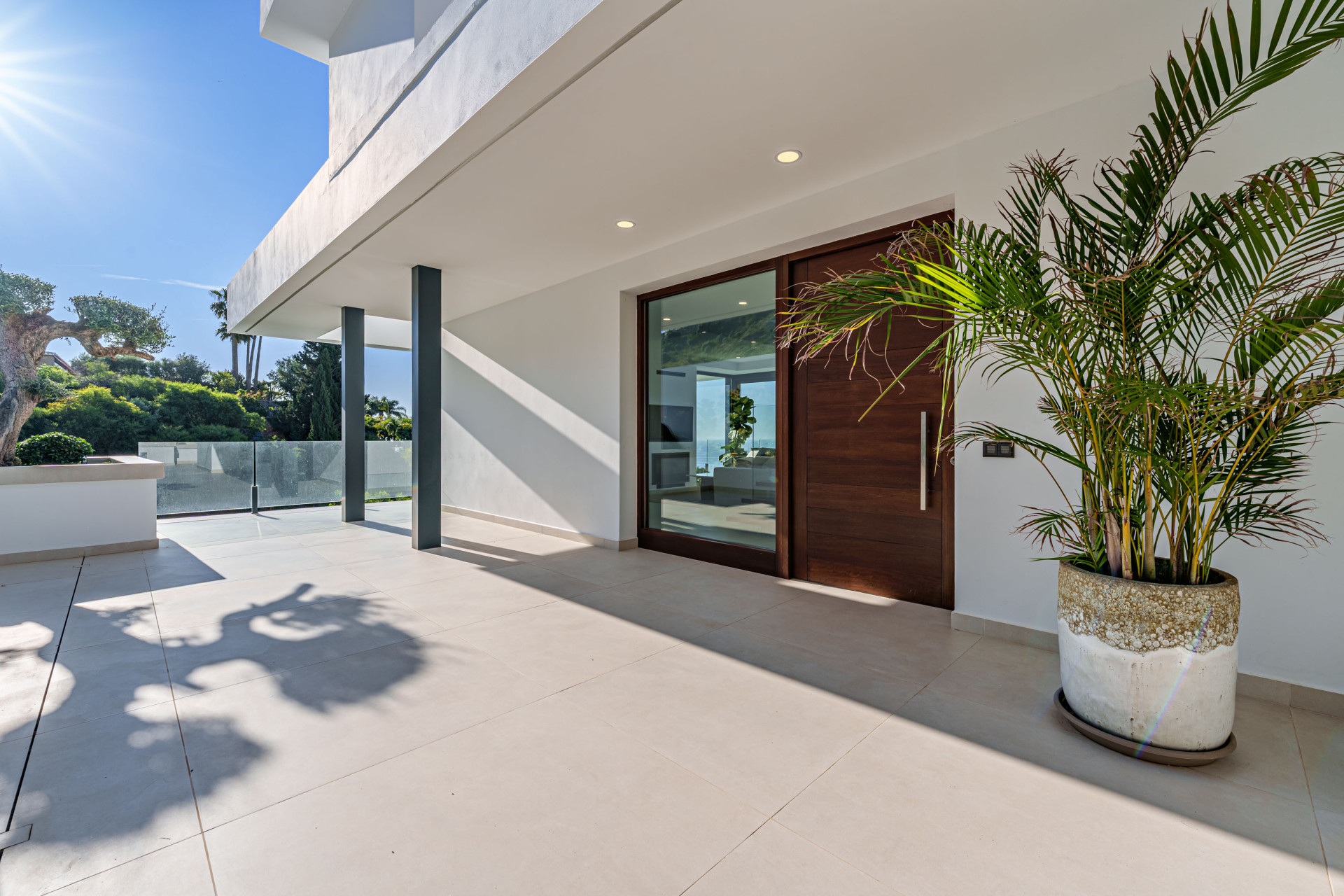 Contemporary villa with sea and mountain views in Benalmadena