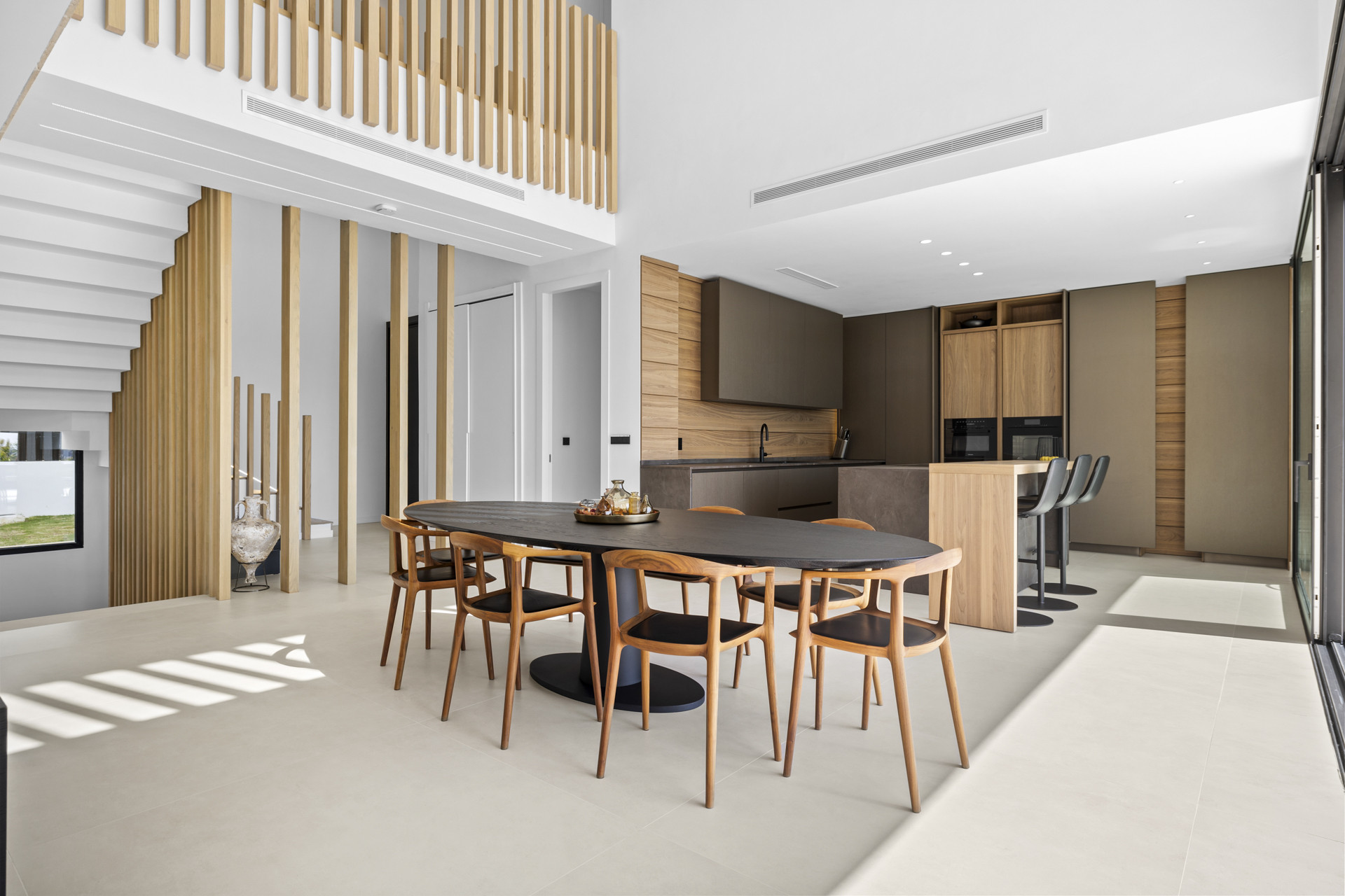Modern brand-new villa in a quiet residential area next to golf courses in Benahavis