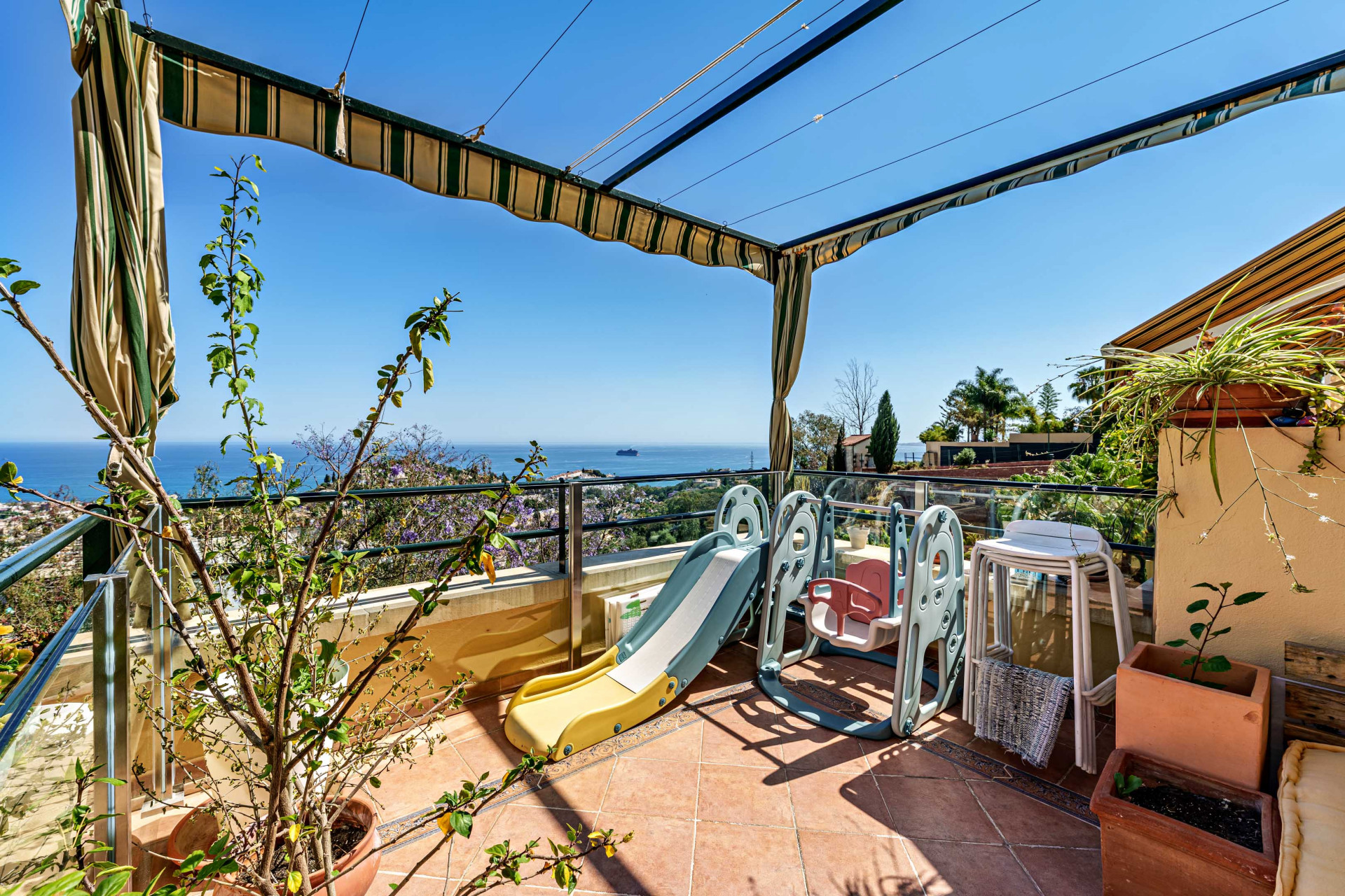 Apartamento dúplex con vistas al mar en El Morlaco