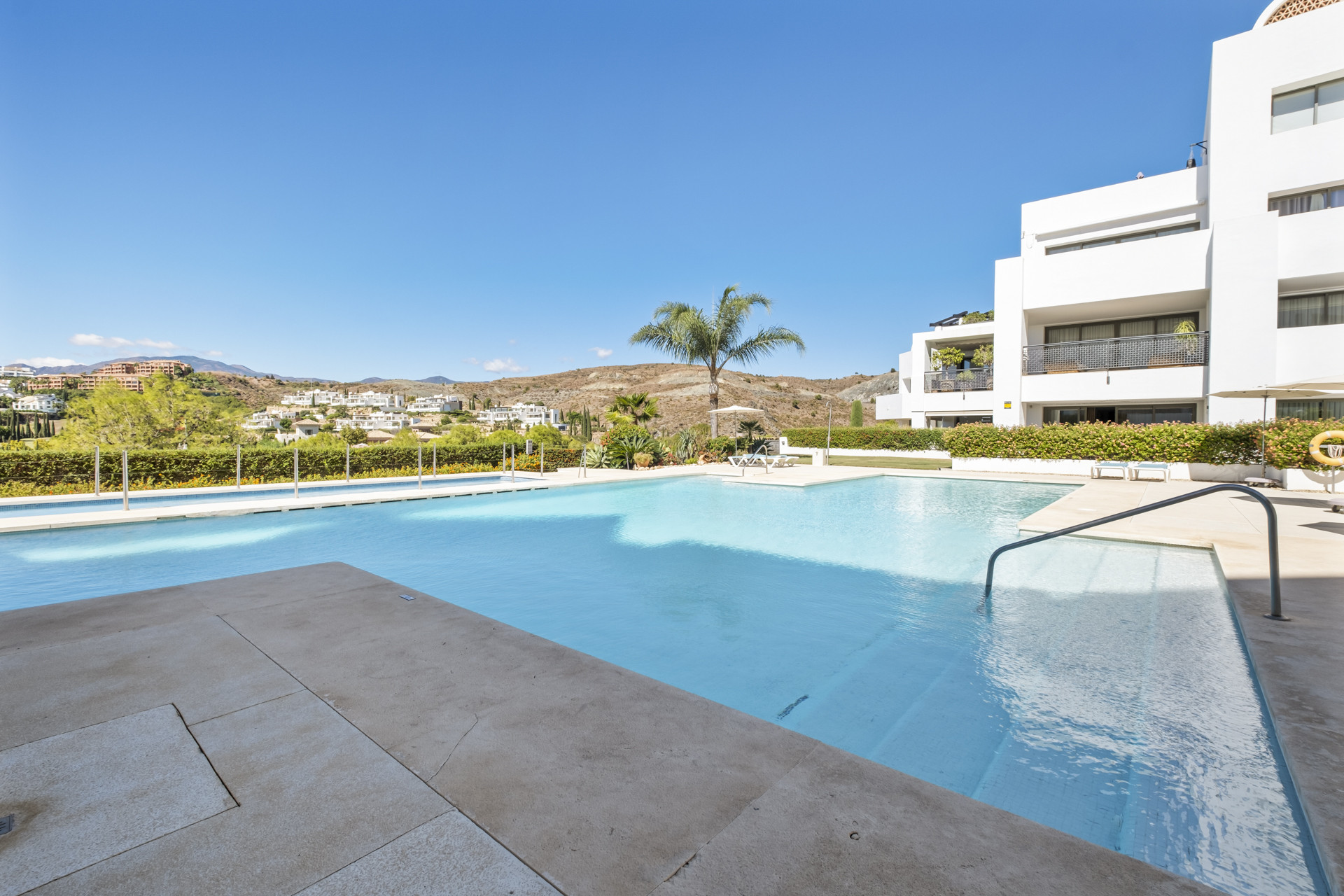 Duplex penthouse with panoramic views in Los Flamingos Golf Resort in Benahavis