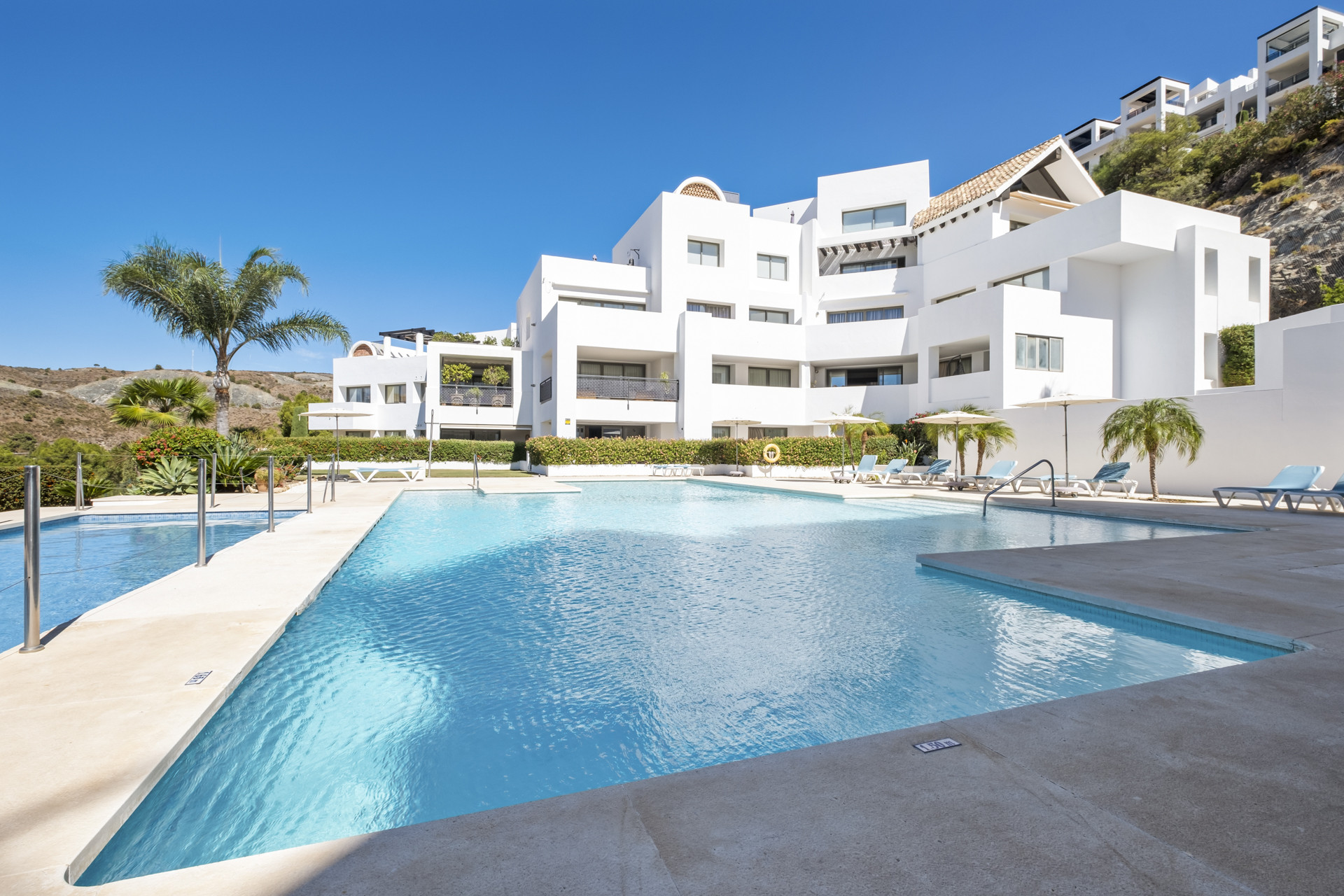 Duplex penthouse with panoramic views in Los Flamingos Golf Resort in Benahavis
