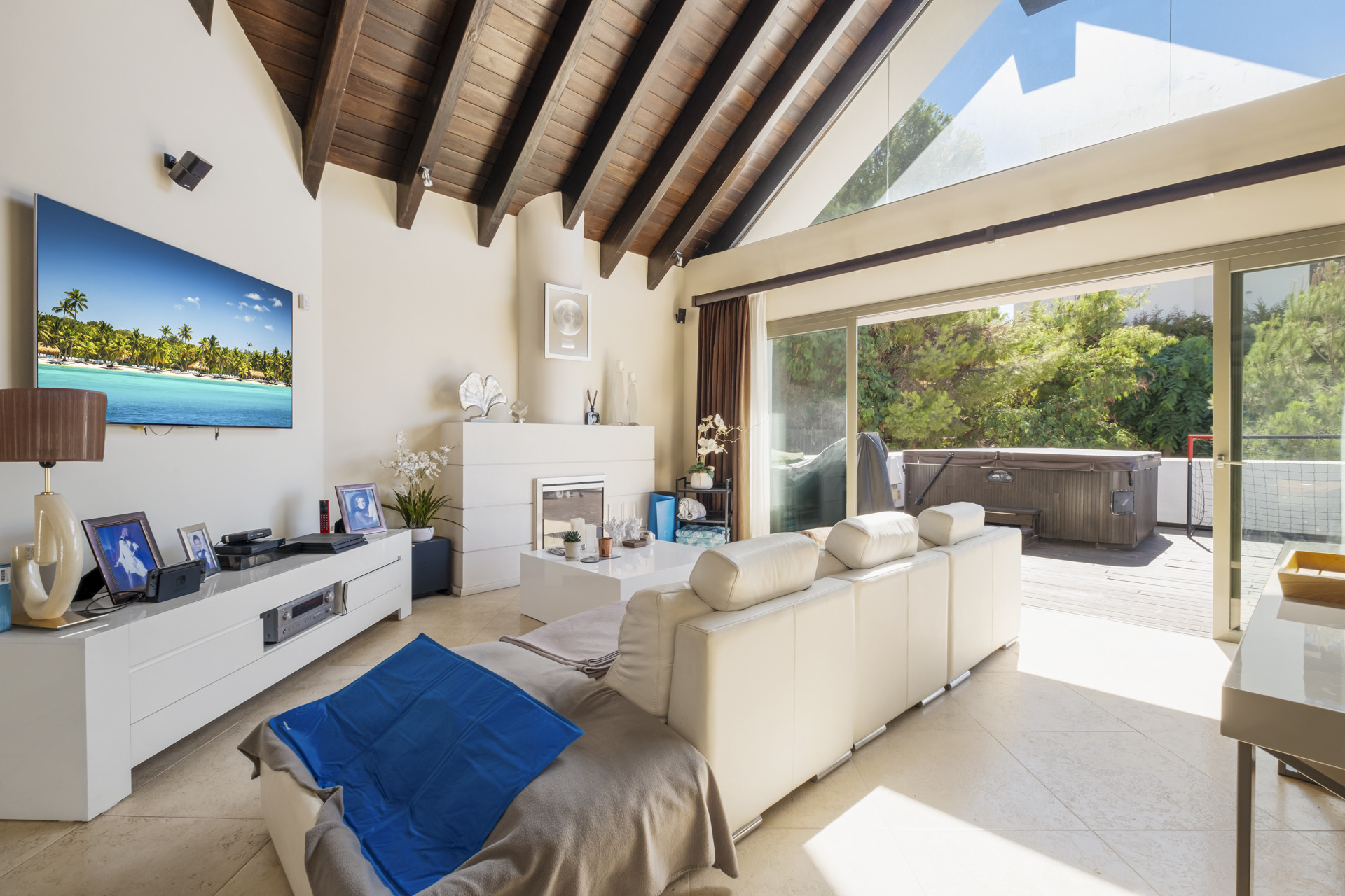 Duplex penthouse with panoramic views in Los Flamingos Golf Resort in Benahavis
