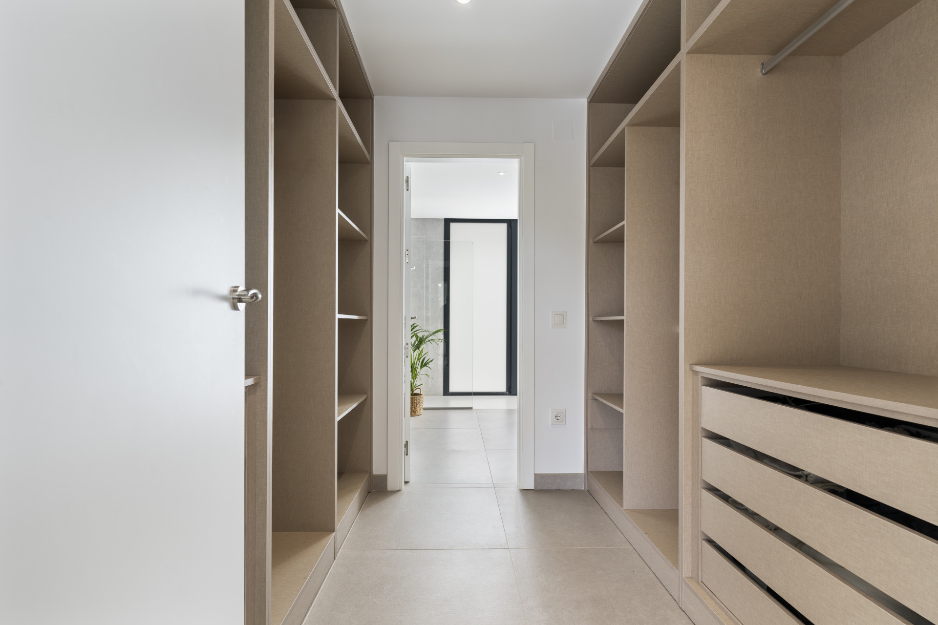La Resina Golf 4 - 6 slaapkamer moderne villa met open uitzicht in Estepona