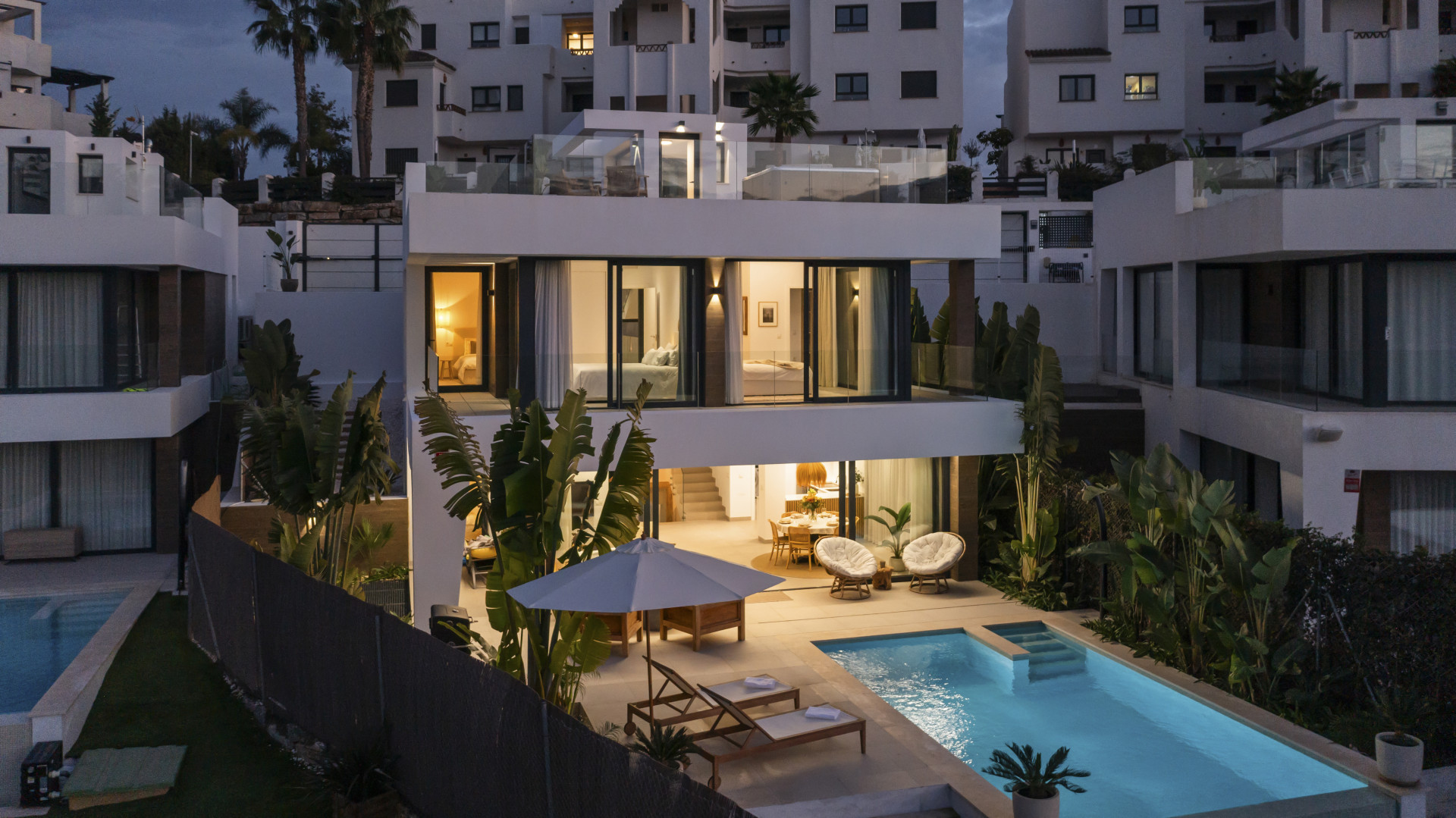La Resina Golf 4 - 6 slaapkamer moderne villa met open uitzicht in Estepona