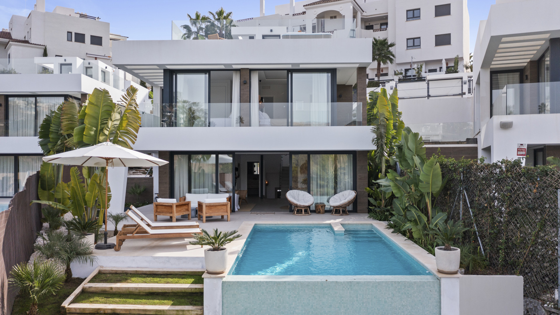 La Resina Golf 4 - 6 slaapkamer moderne villa met open uitzicht in Estepona