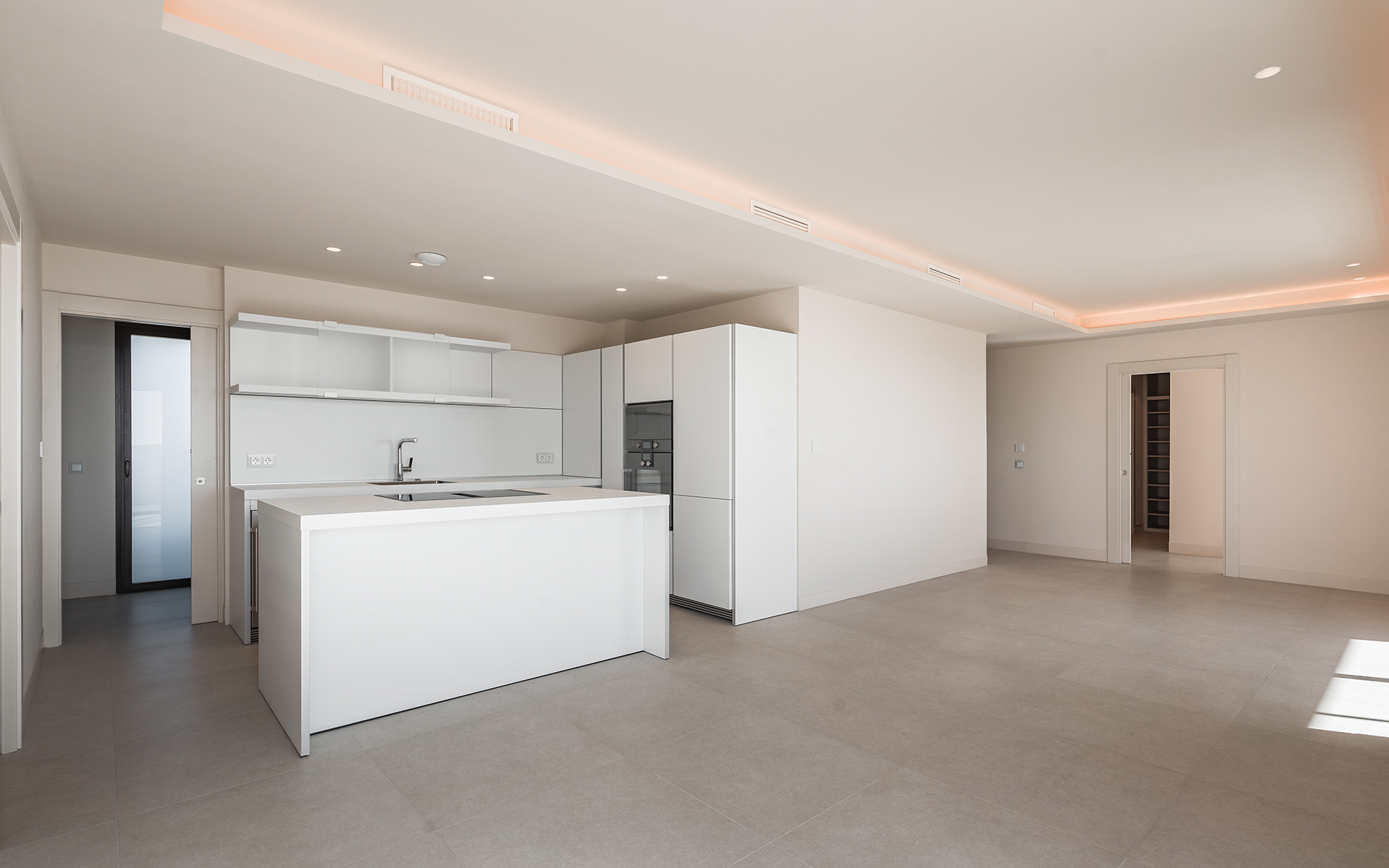 Frontline beach luxury penthouse with panoramic open sea views in Velaya in Estepona