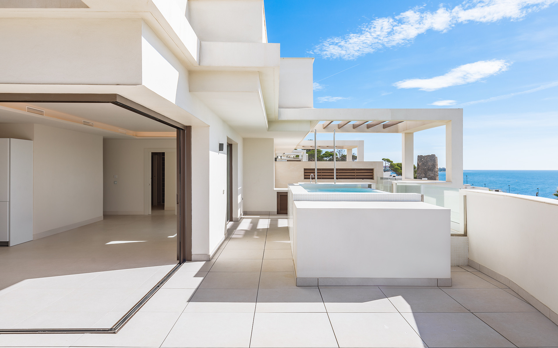 Frontline beach luxury penthouse with panoramic open sea views in Velaya in Estepona