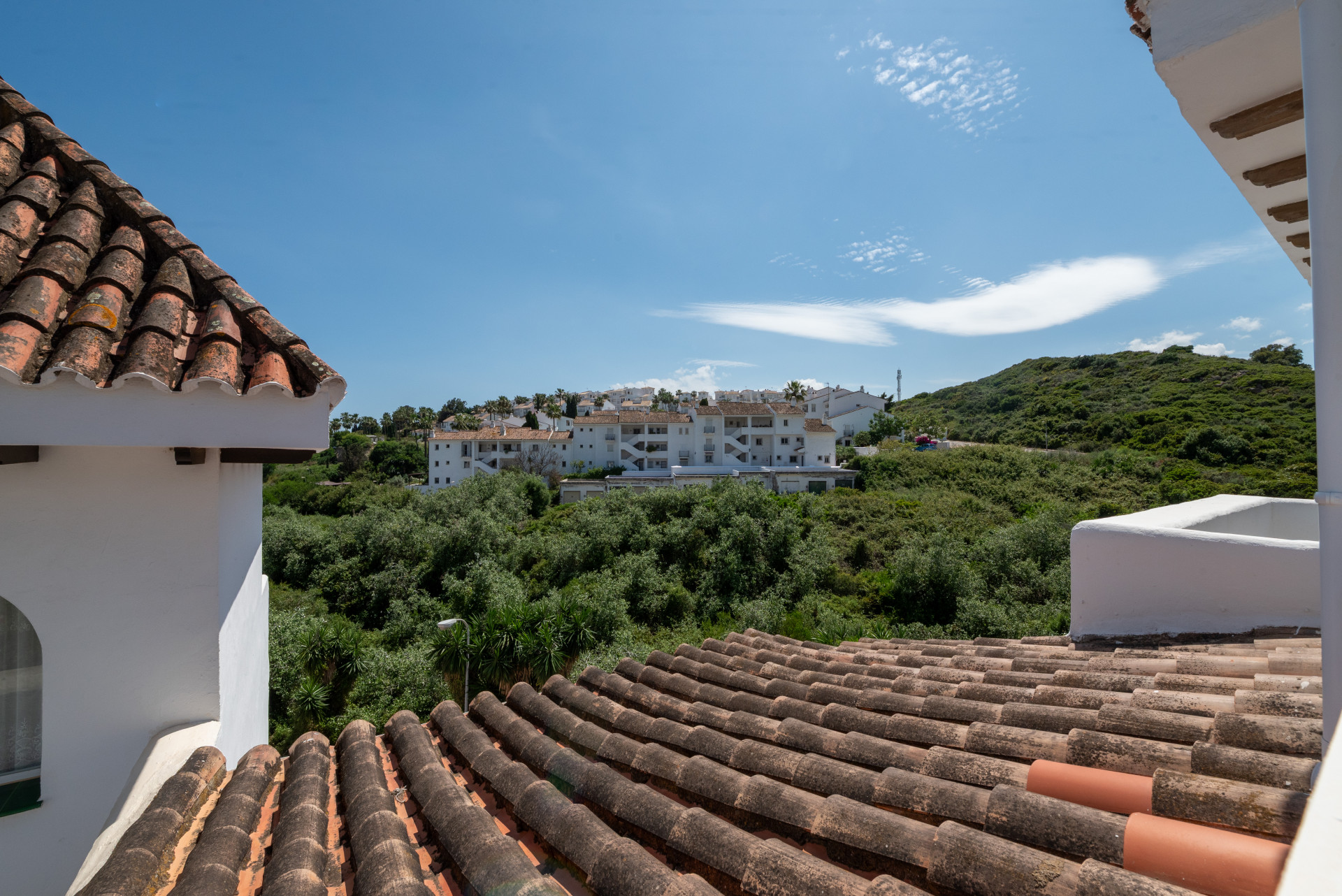 Modern Comfort Near the Coast: Renovated Townhouse in Manilva