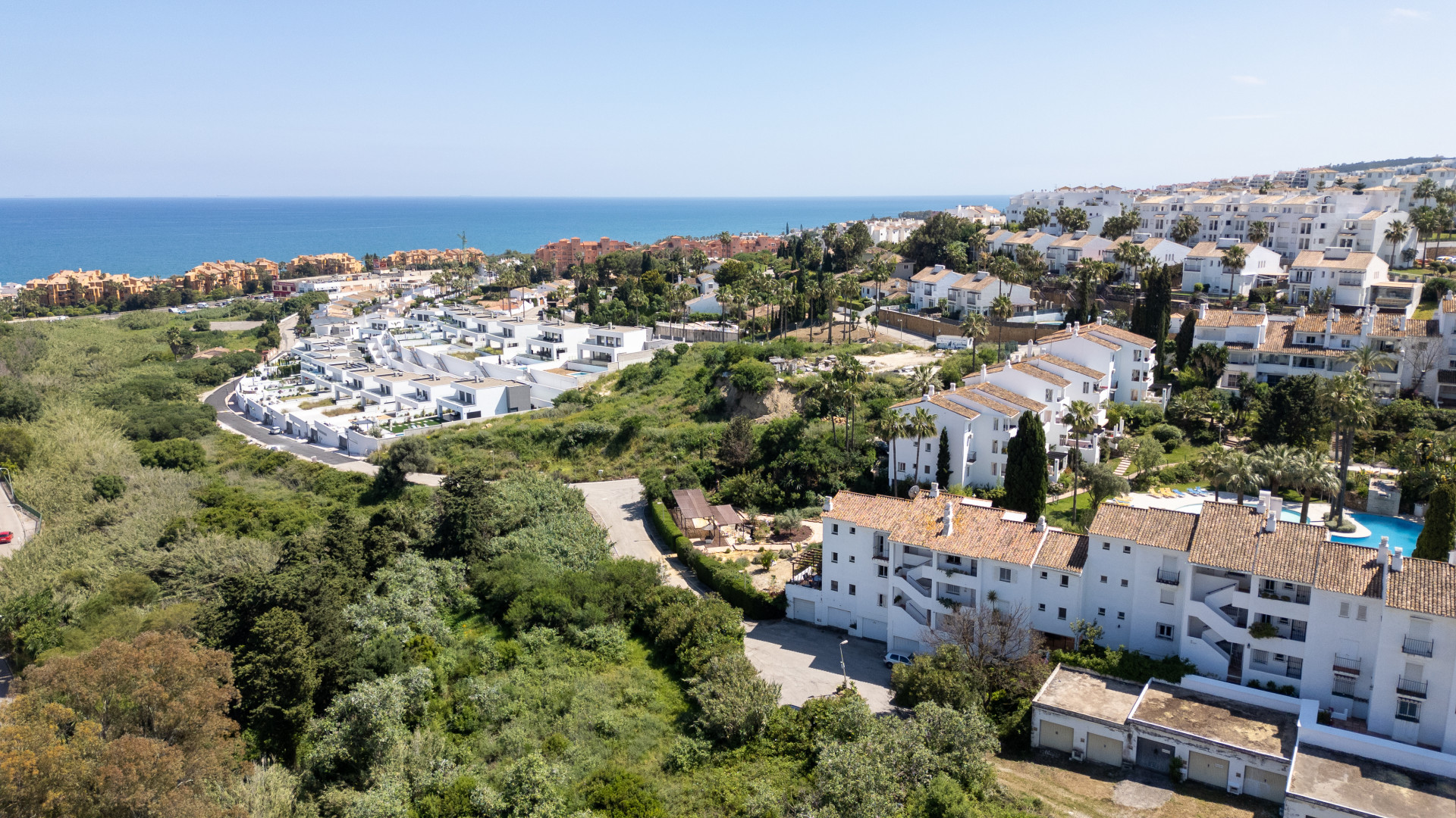 Modern Comfort Near the Coast: Renovated Townhouse in Manilva