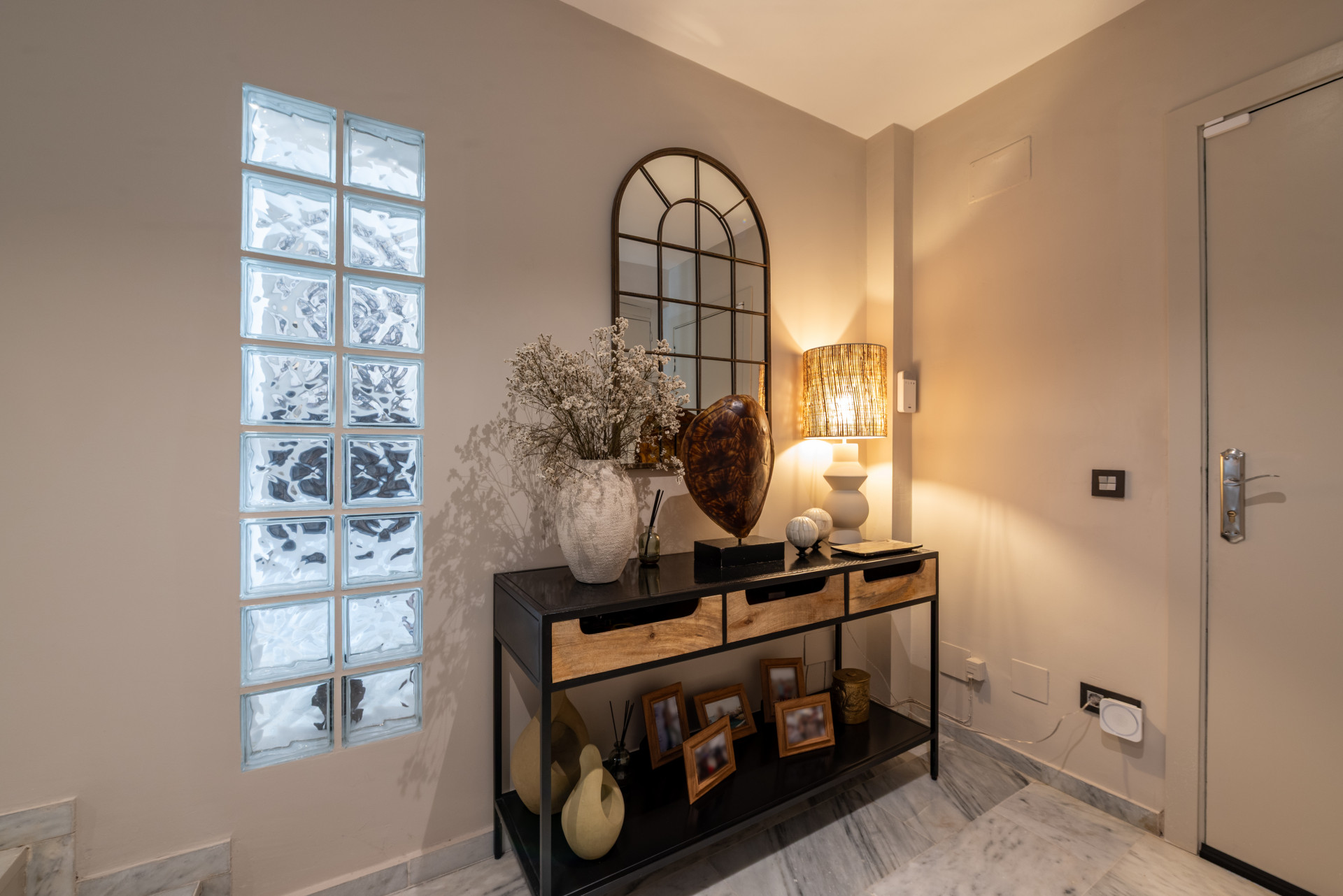 Modern Comfort Near the Coast: Renovated Townhouse in Manilva