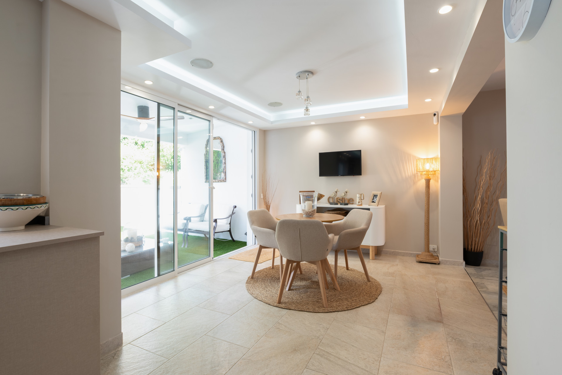 Modern Comfort Near the Coast: Renovated Townhouse in Manilva