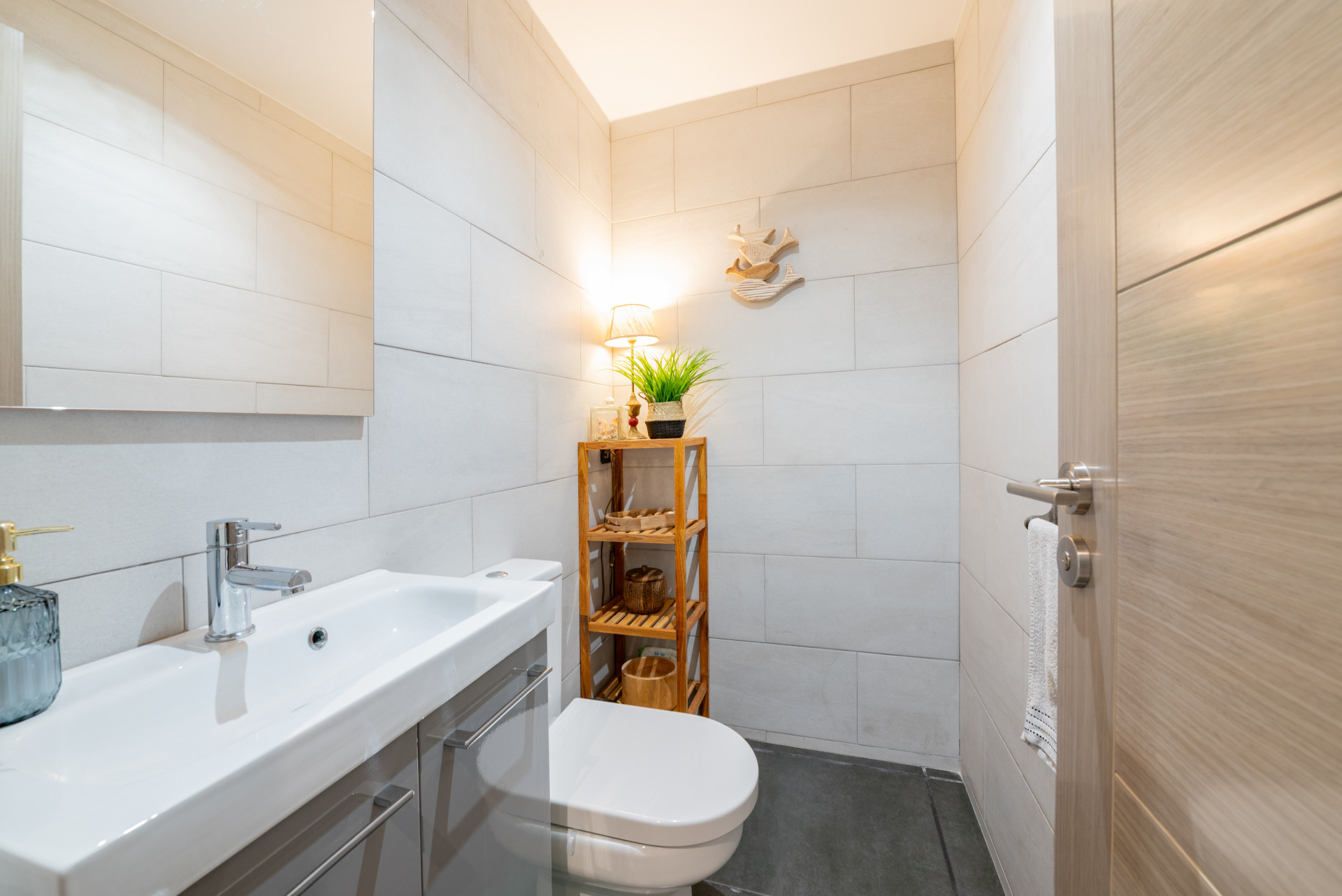 Modern Comfort Near the Coast: Renovated Townhouse in Manilva