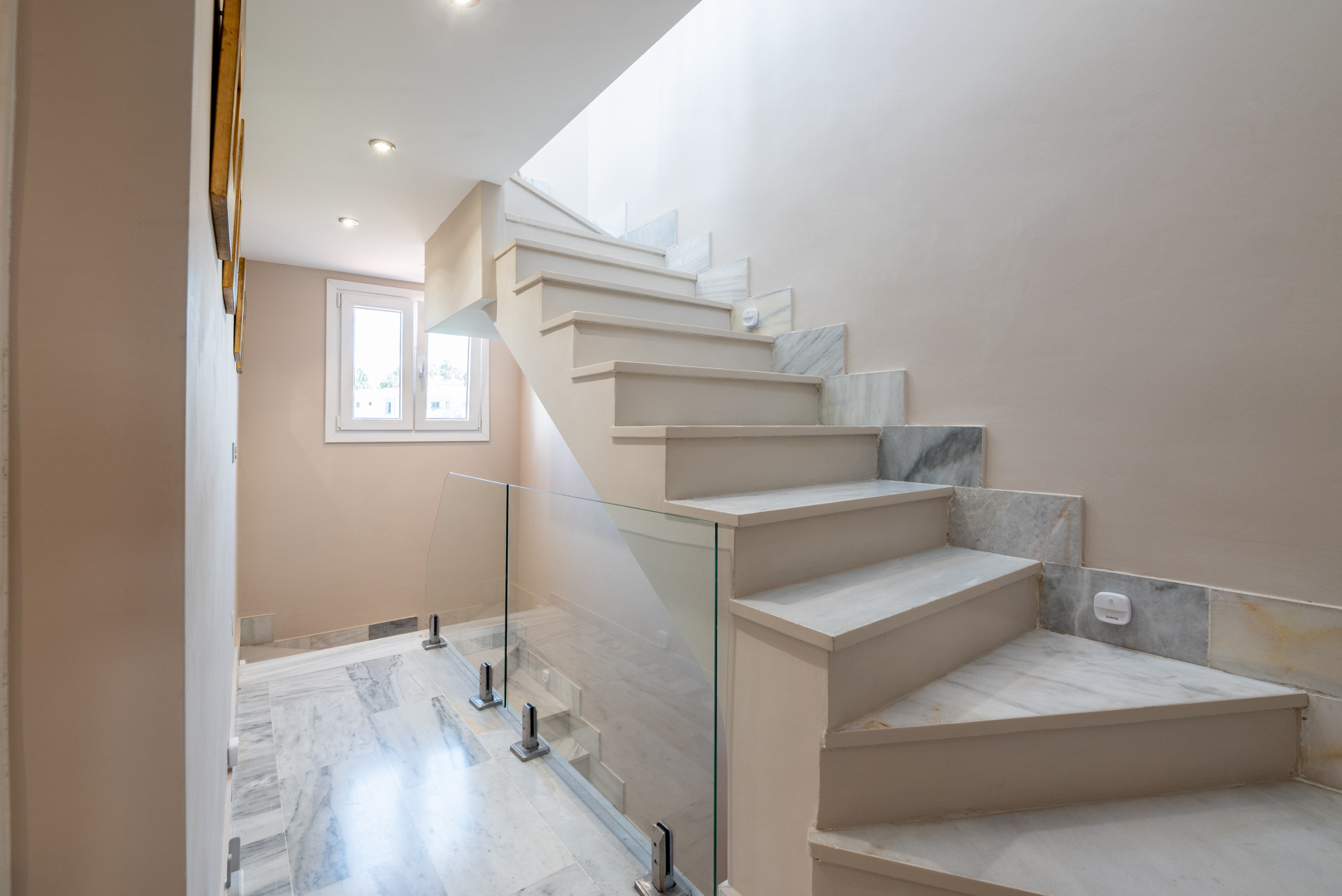 Modern Comfort Near the Coast: Renovated Townhouse in Manilva