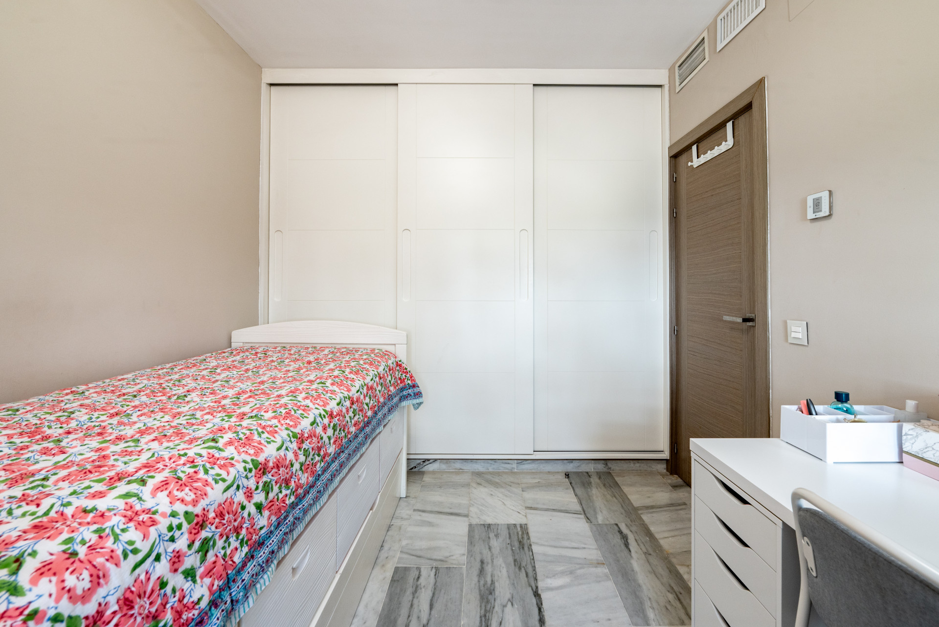 Modern Comfort Near the Coast: Renovated Townhouse in Manilva