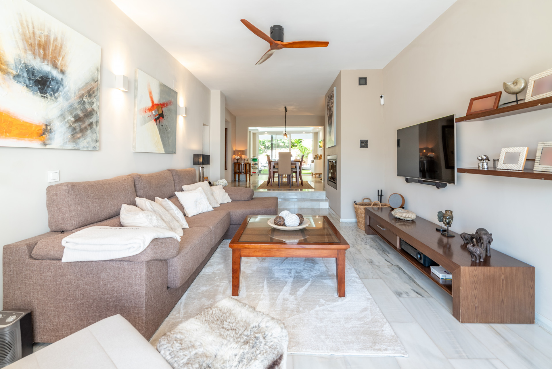 Modern Comfort Near the Coast: Renovated Townhouse in Manilva