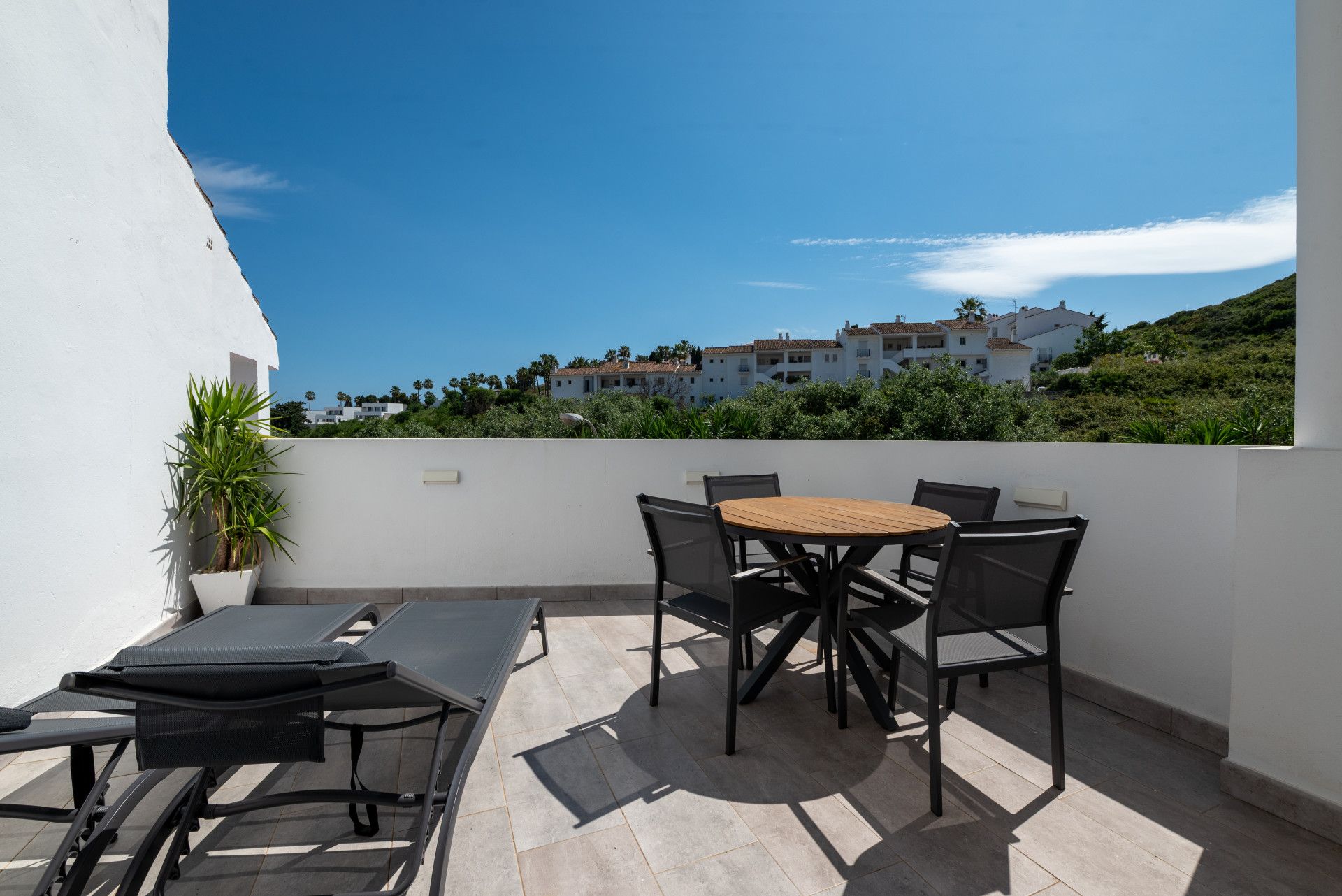 Modern Comfort Near the Coast: Renovated Townhouse in Manilva