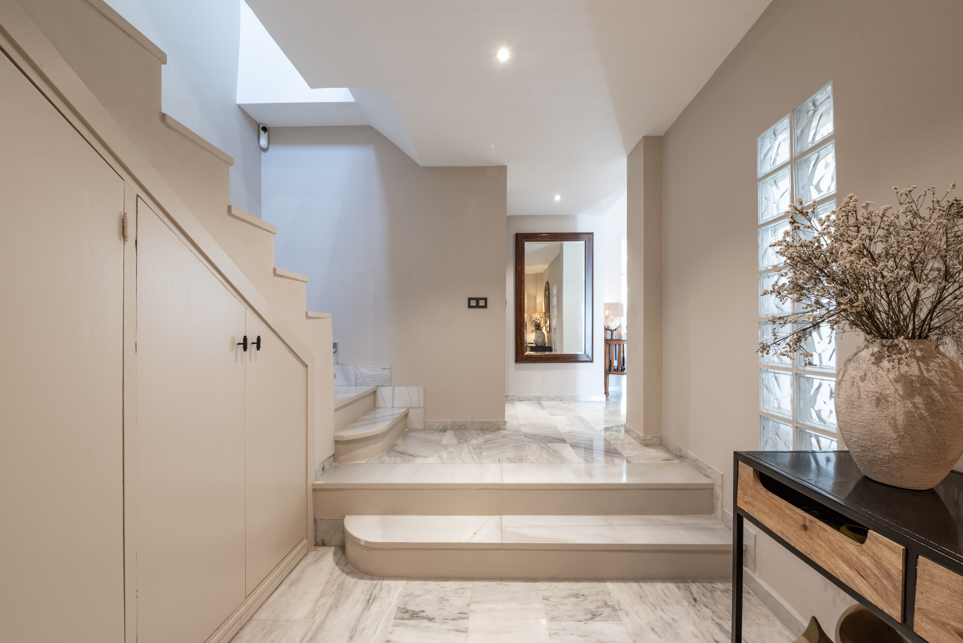 Modern Comfort Near the Coast: Renovated Townhouse in Manilva