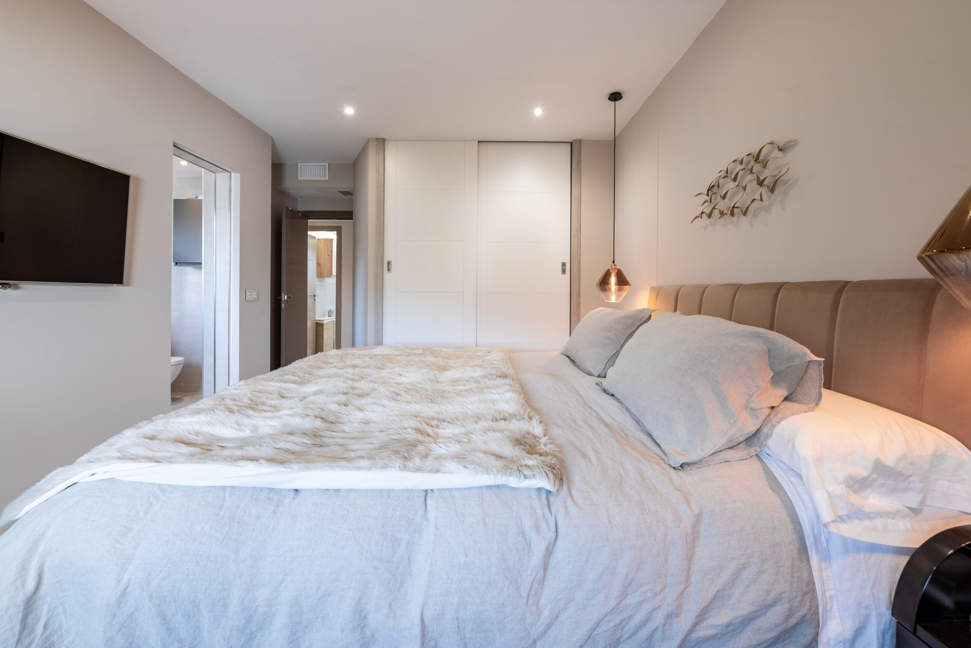 Modern Comfort Near the Coast: Renovated Townhouse in Manilva