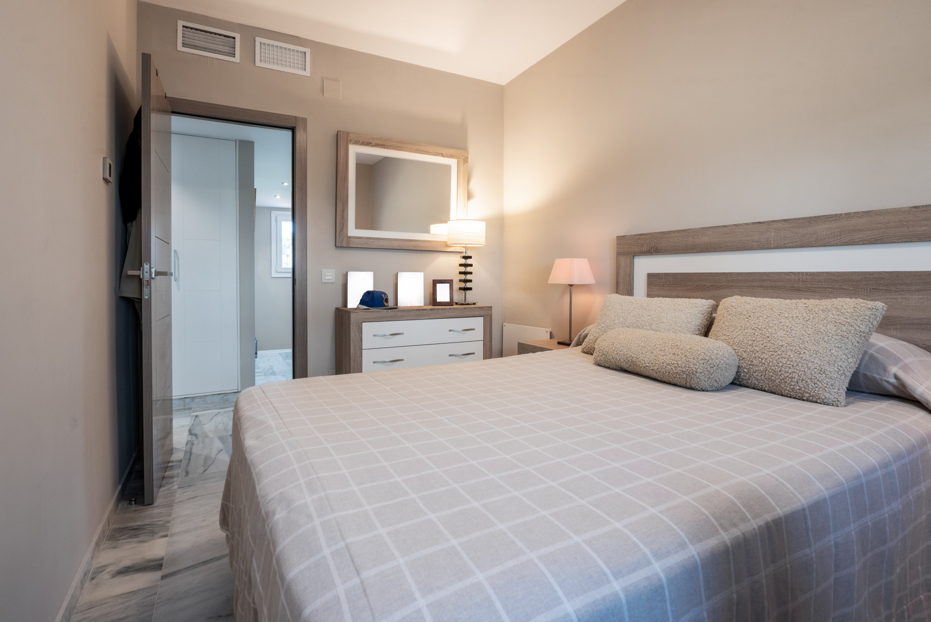 Modern Comfort Near the Coast: Renovated Townhouse in Manilva
