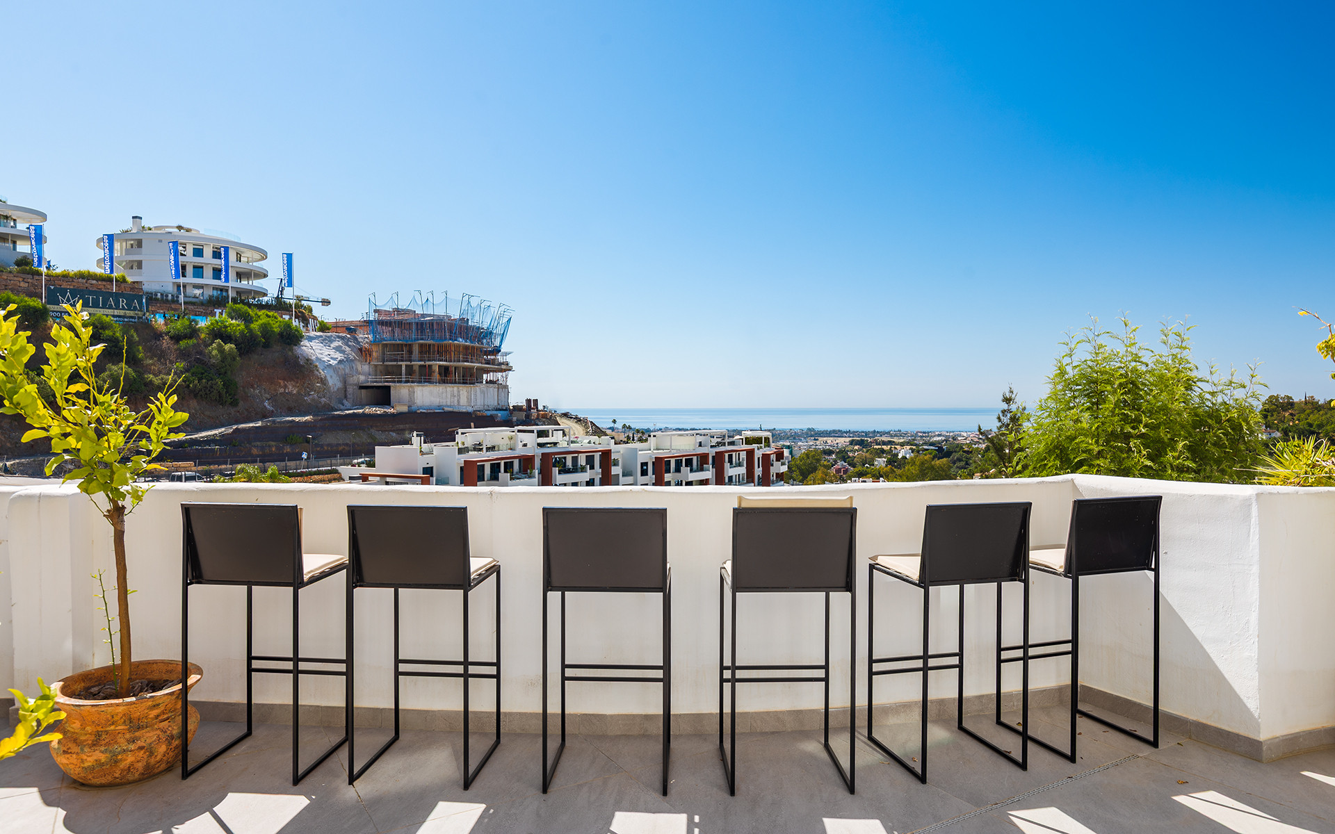 Appartement avec grande terrasse et vue sur la mer à Benahavis