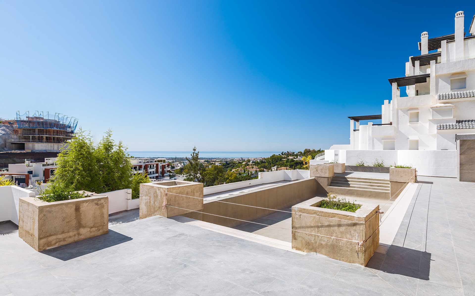 Appartement avec grande terrasse et vue sur la mer à Benahavis