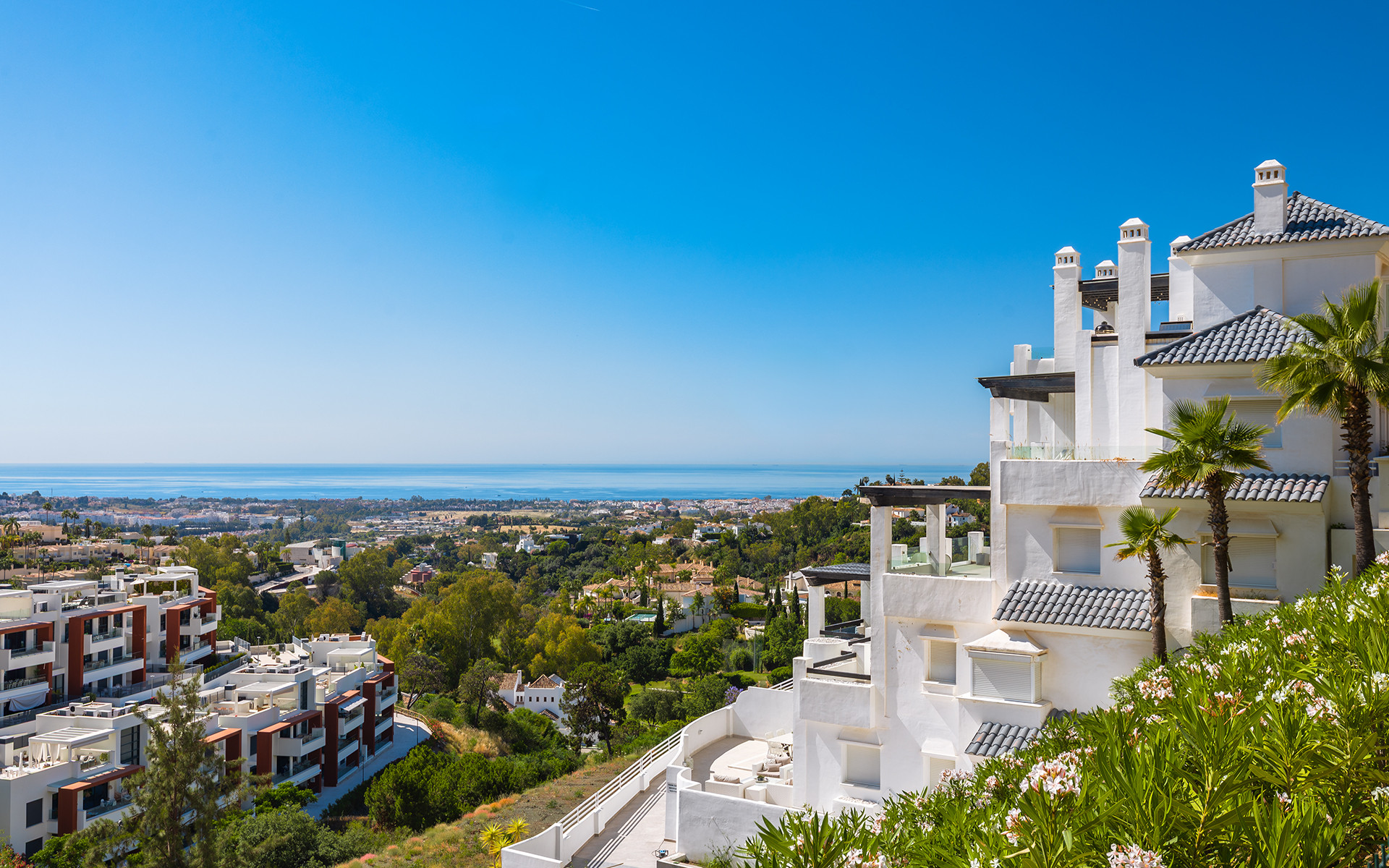 Appartement avec grande terrasse et vue sur la mer à Benahavis