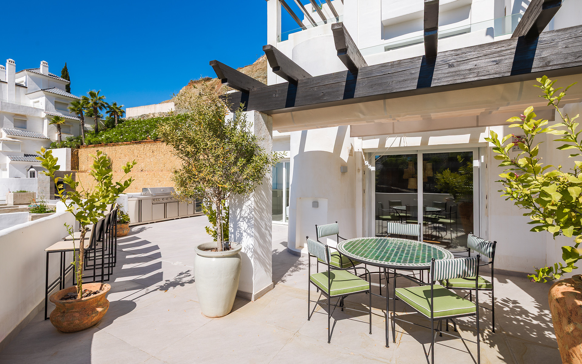 Appartement avec grande terrasse et vue sur la mer à Benahavis