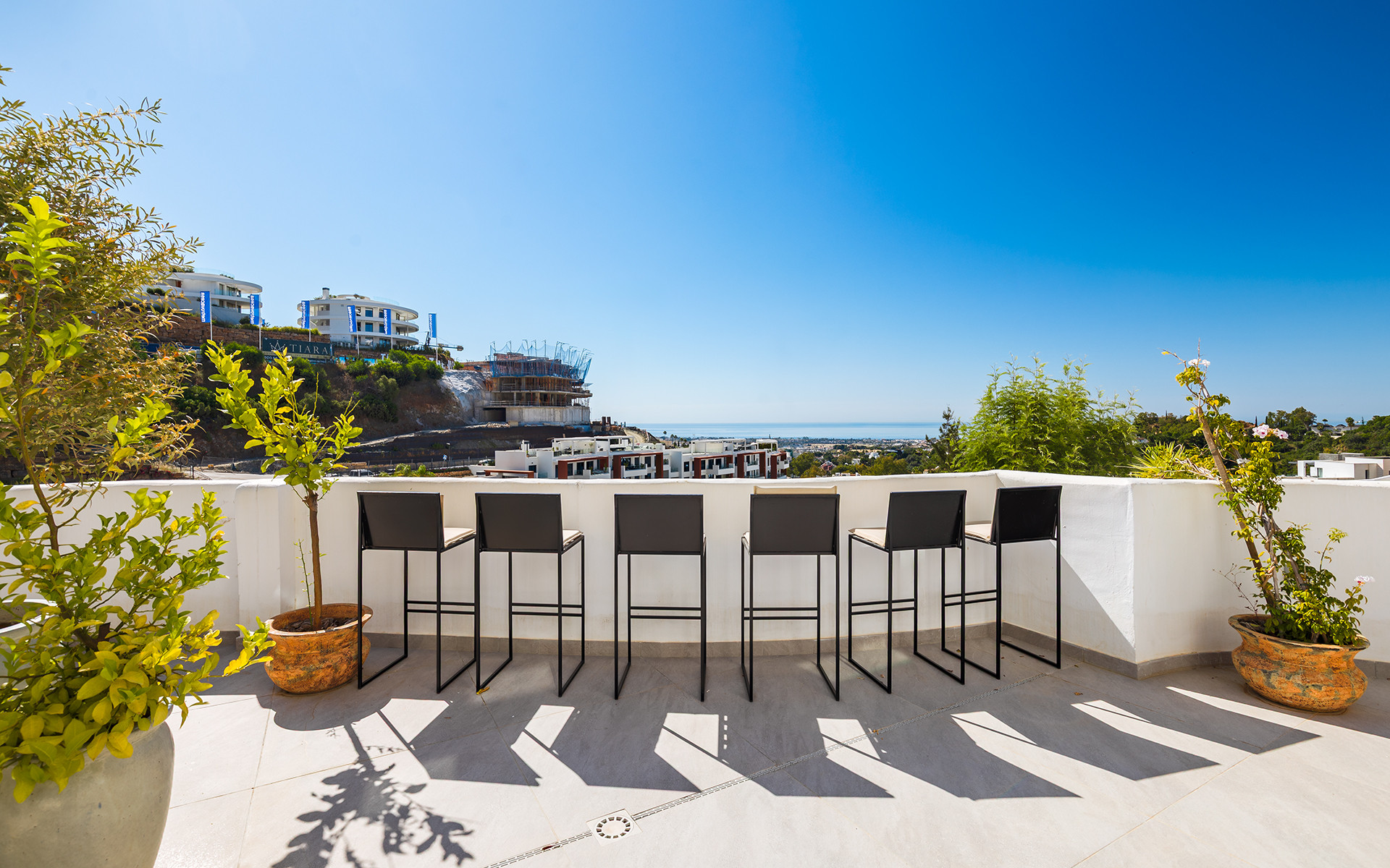 Appartement avec grande terrasse et vue sur la mer à Benahavis