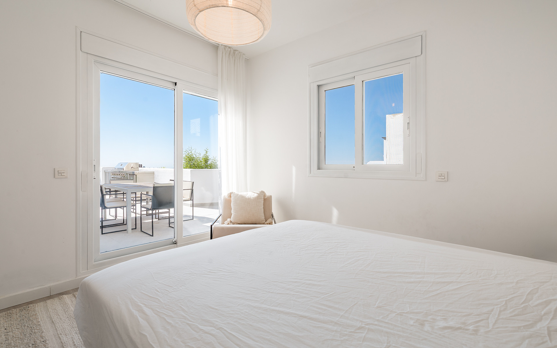 Appartement avec grande terrasse et vue sur la mer à Benahavis