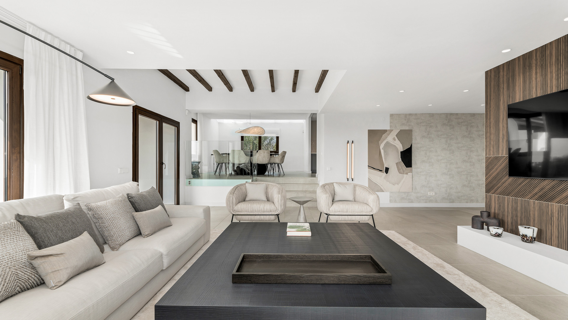 Villa de style andalou avec belle vue sur la mer et la montagne dans la région de Selwo à Estepona