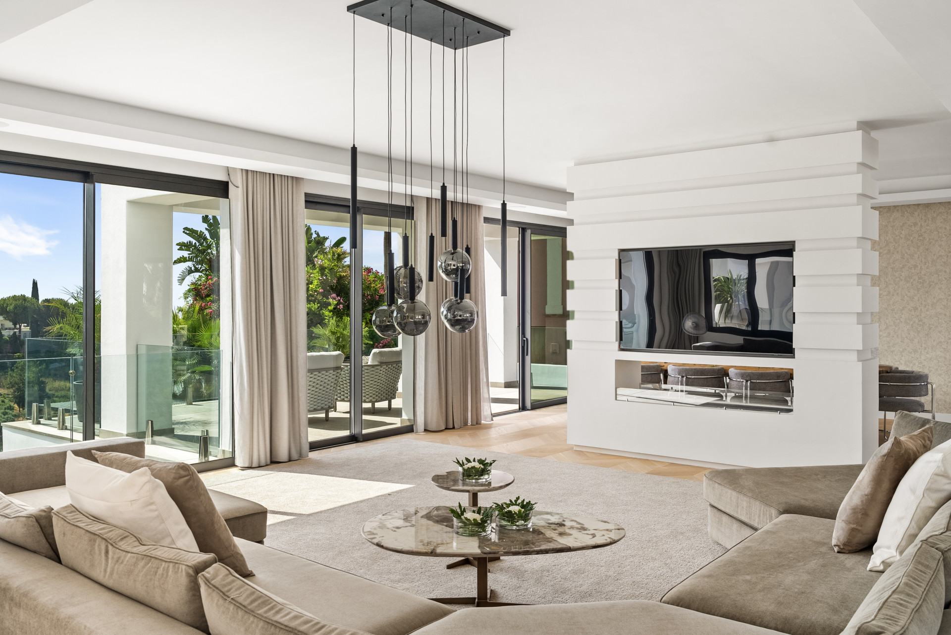 Villa located in Los Flamingos, with open views to the sea and the mountains in Benahavis
