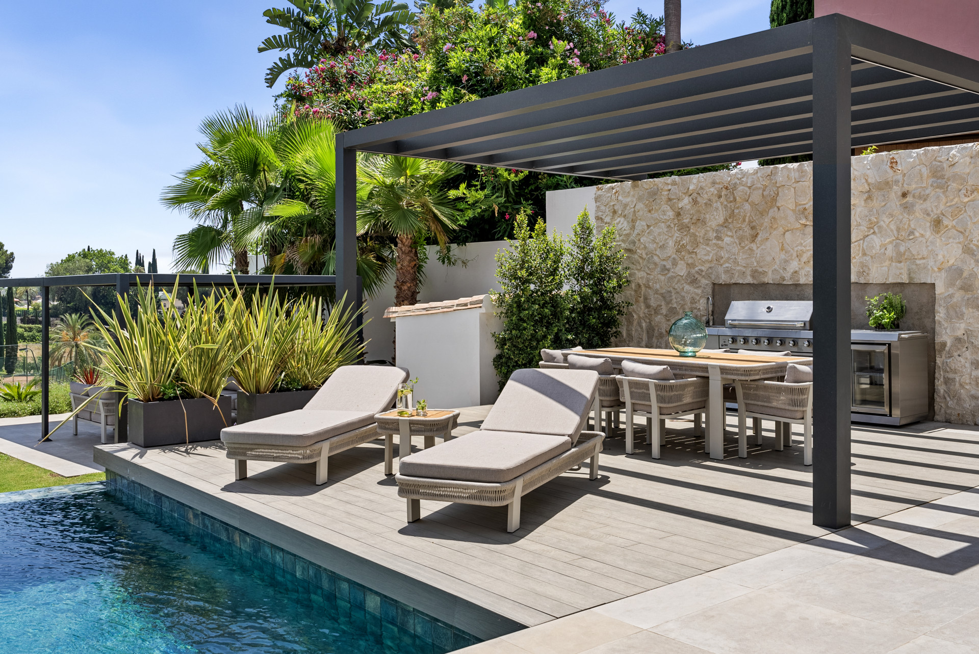 Villa located in Los Flamingos, with open views to the sea and the mountains in Benahavis