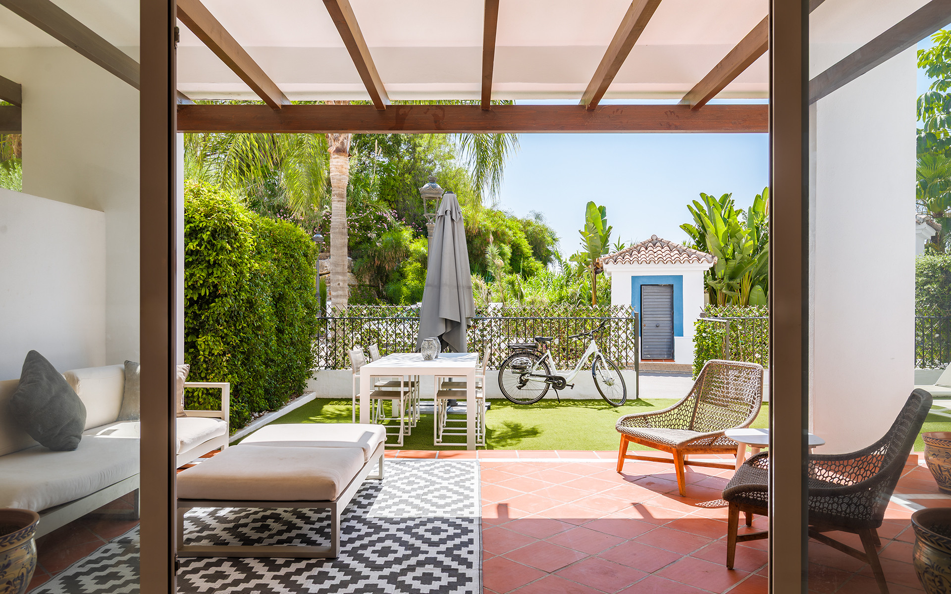 Stylish Ground-Floor Apartment in Paraíso Pueblo in Benahavis