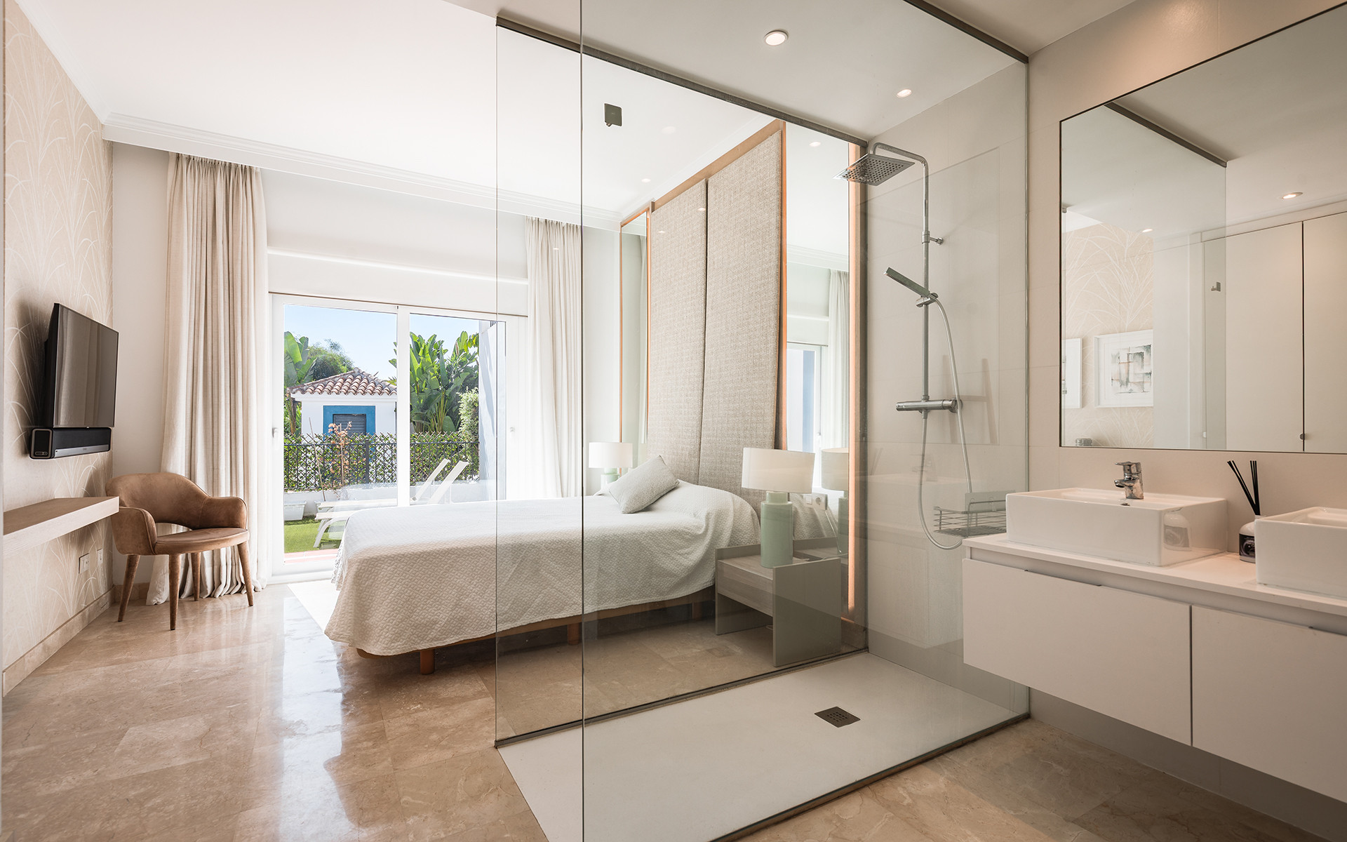 Stylish Ground-Floor Apartment in Paraíso Pueblo in Benahavis
