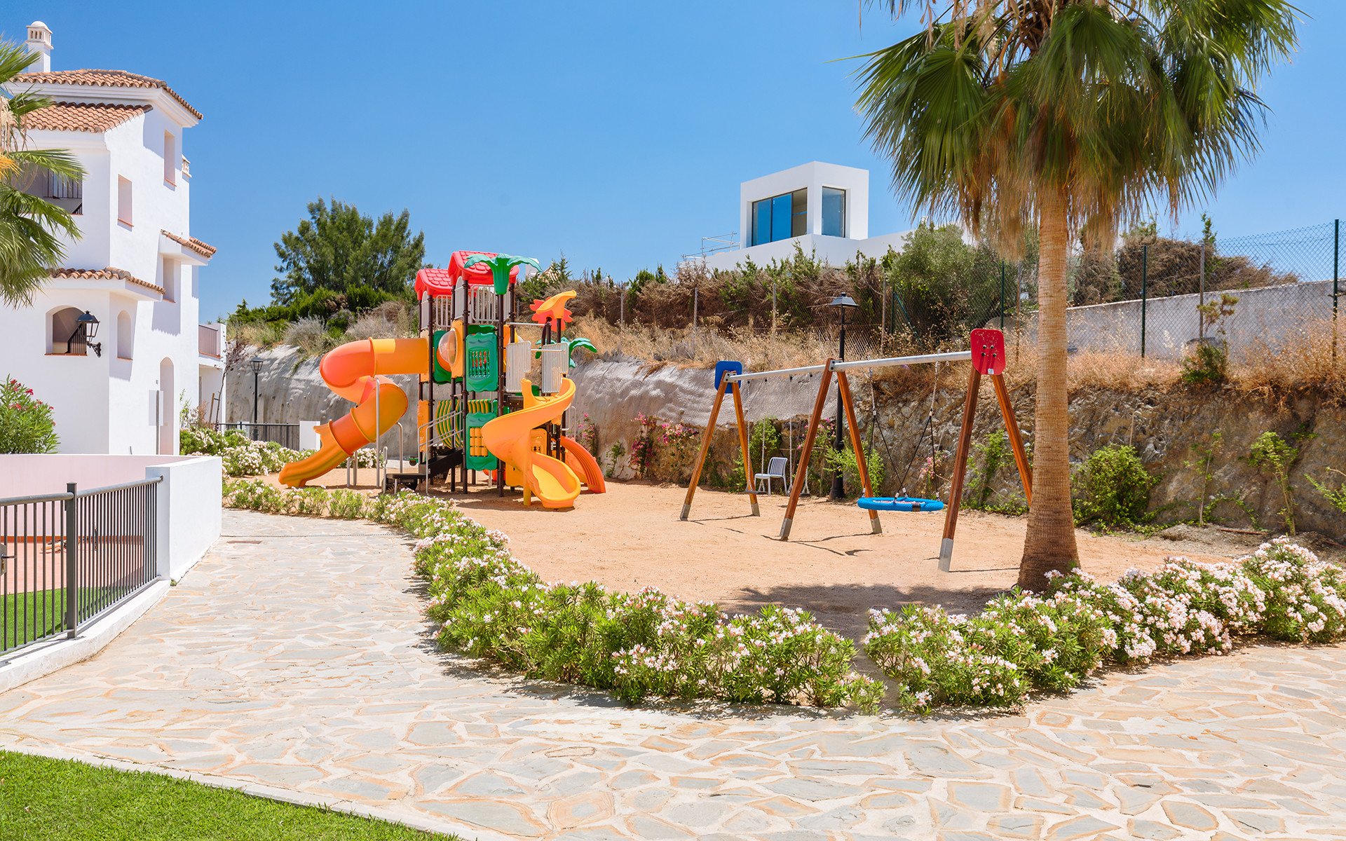 Stylish Ground-Floor Apartment in Paraíso Pueblo in Benahavis