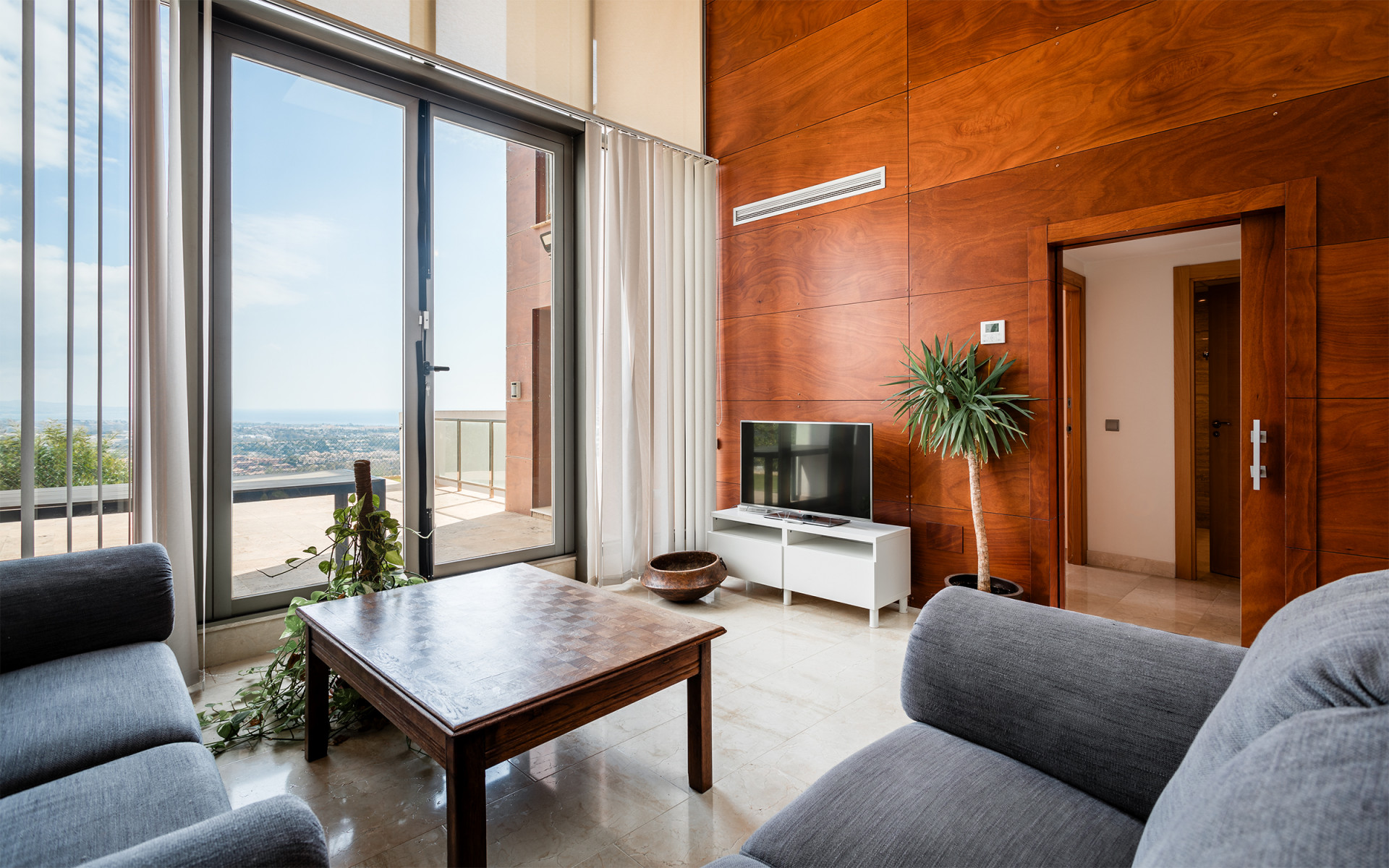 Casa unifamiliar con vistas abiertas en Marbella Vistas en Benahavis