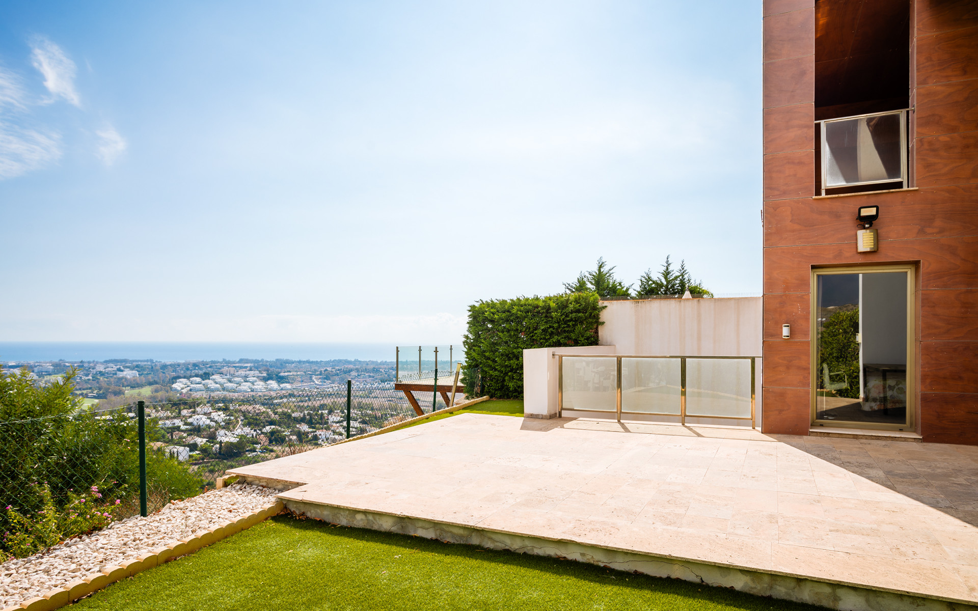 Casa unifamiliar con vistas abiertas en Marbella Vistas en Benahavis