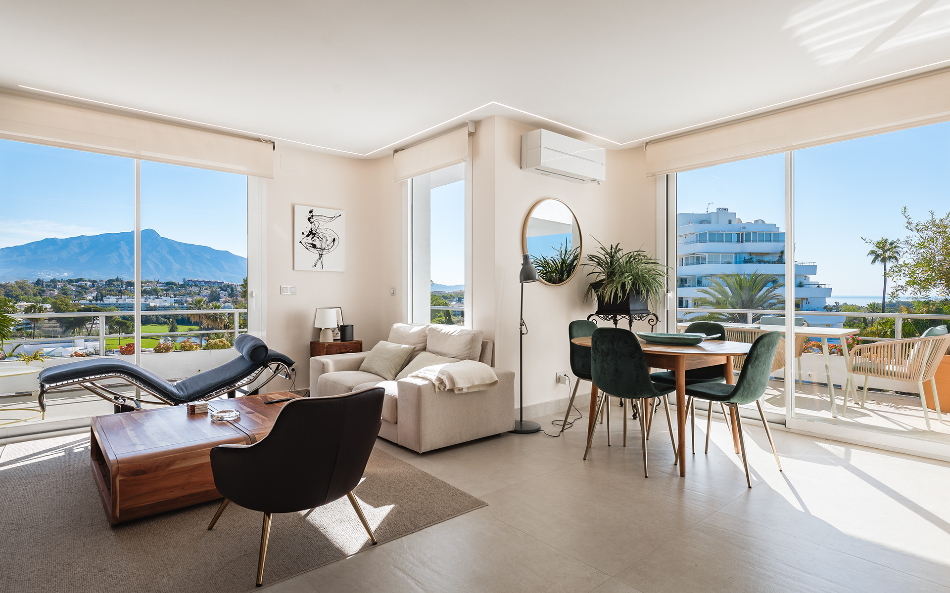 3 bedroom penthouse with views to the sea, the mountains and the golf course in San Pedro de Alcantara