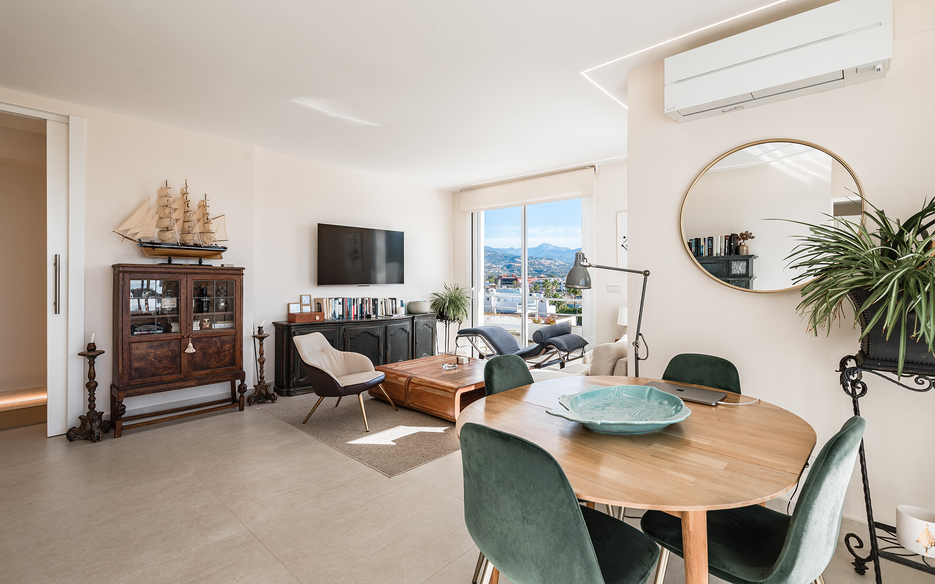 3 bedroom penthouse with views to the sea, the mountains and the golf course in San Pedro de Alcantara