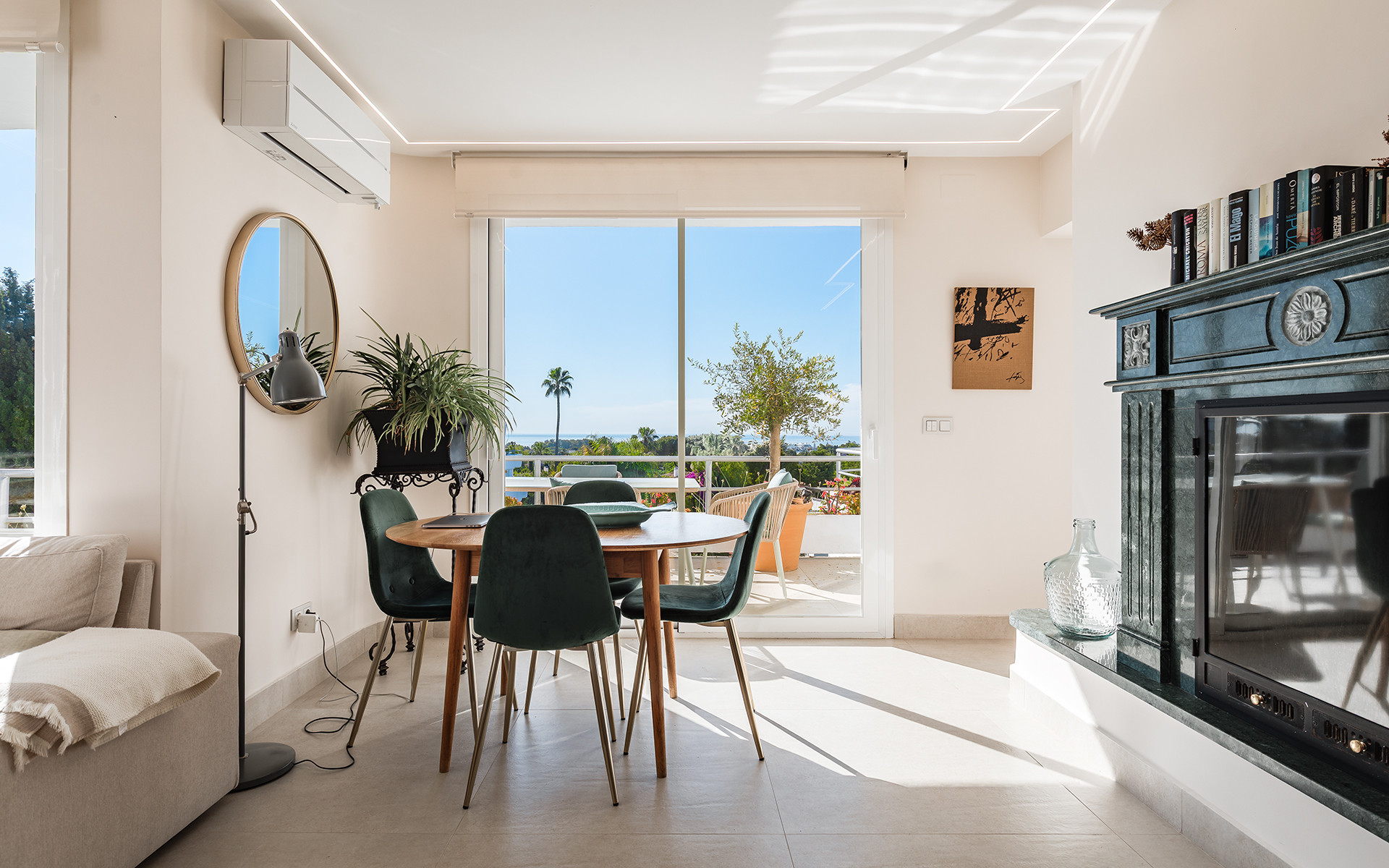 3 bedroom penthouse with views to the sea, the mountains and the golf course in San Pedro de Alcantara