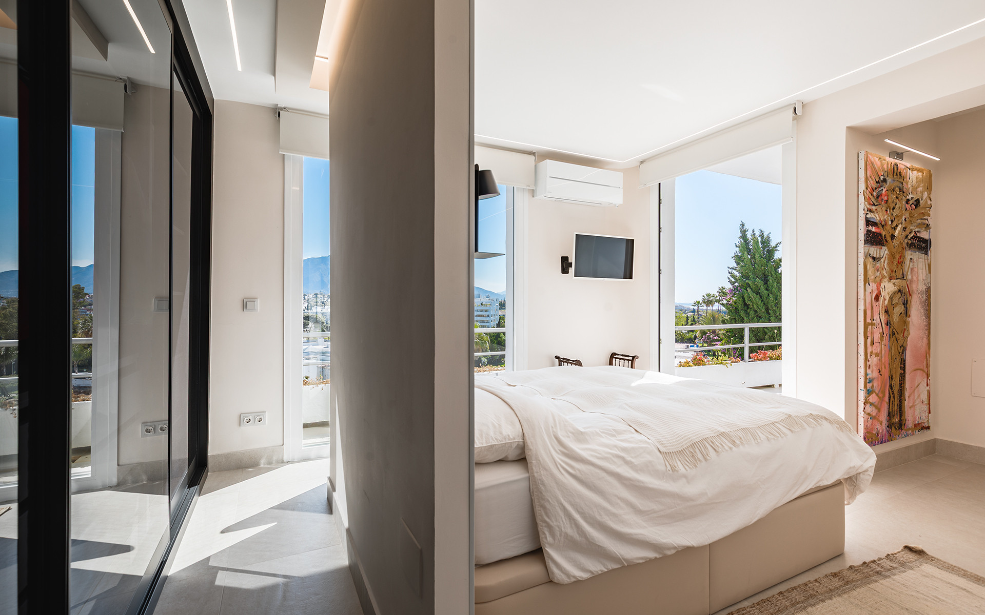 3 bedroom penthouse with views to the sea, the mountains and the golf course in San Pedro de Alcantara