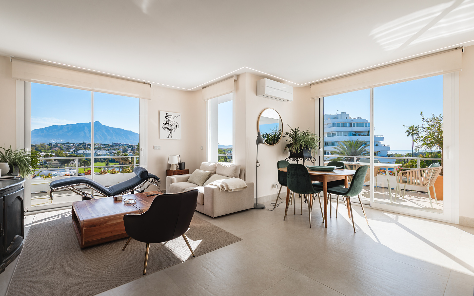 3 bedroom penthouse with views to the sea, the mountains and the golf course in San Pedro de Alcantara