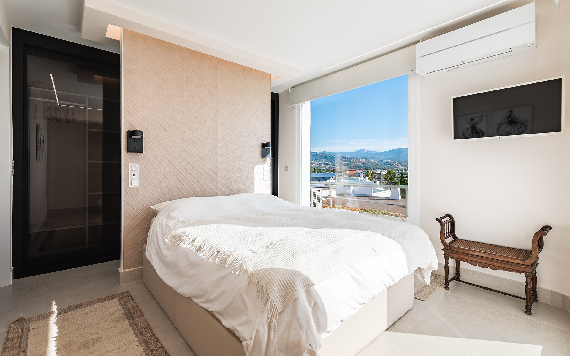 3 bedroom penthouse with views to the sea, the mountains and the golf course in San Pedro de Alcantara