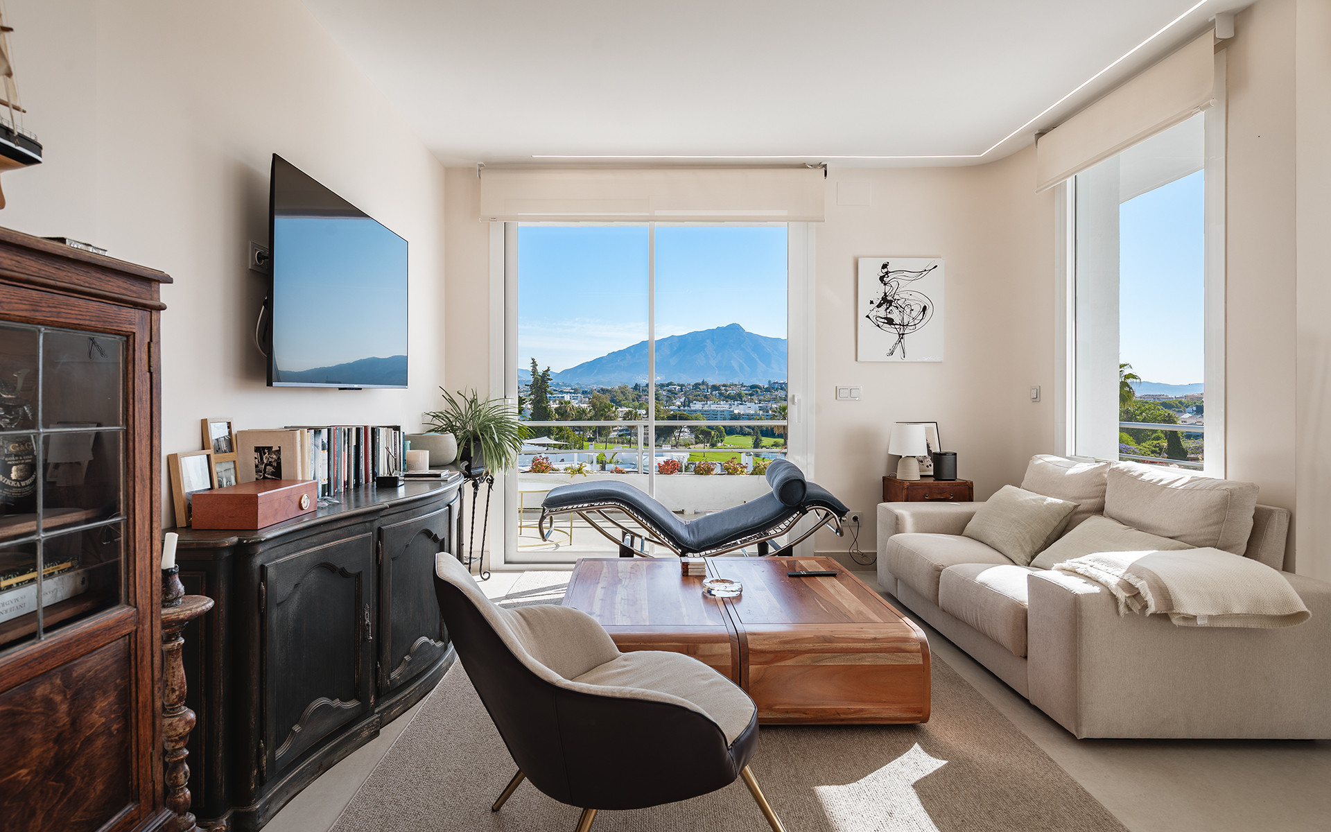 3 bedroom penthouse with views to the sea, the mountains and the golf course in San Pedro de Alcantara